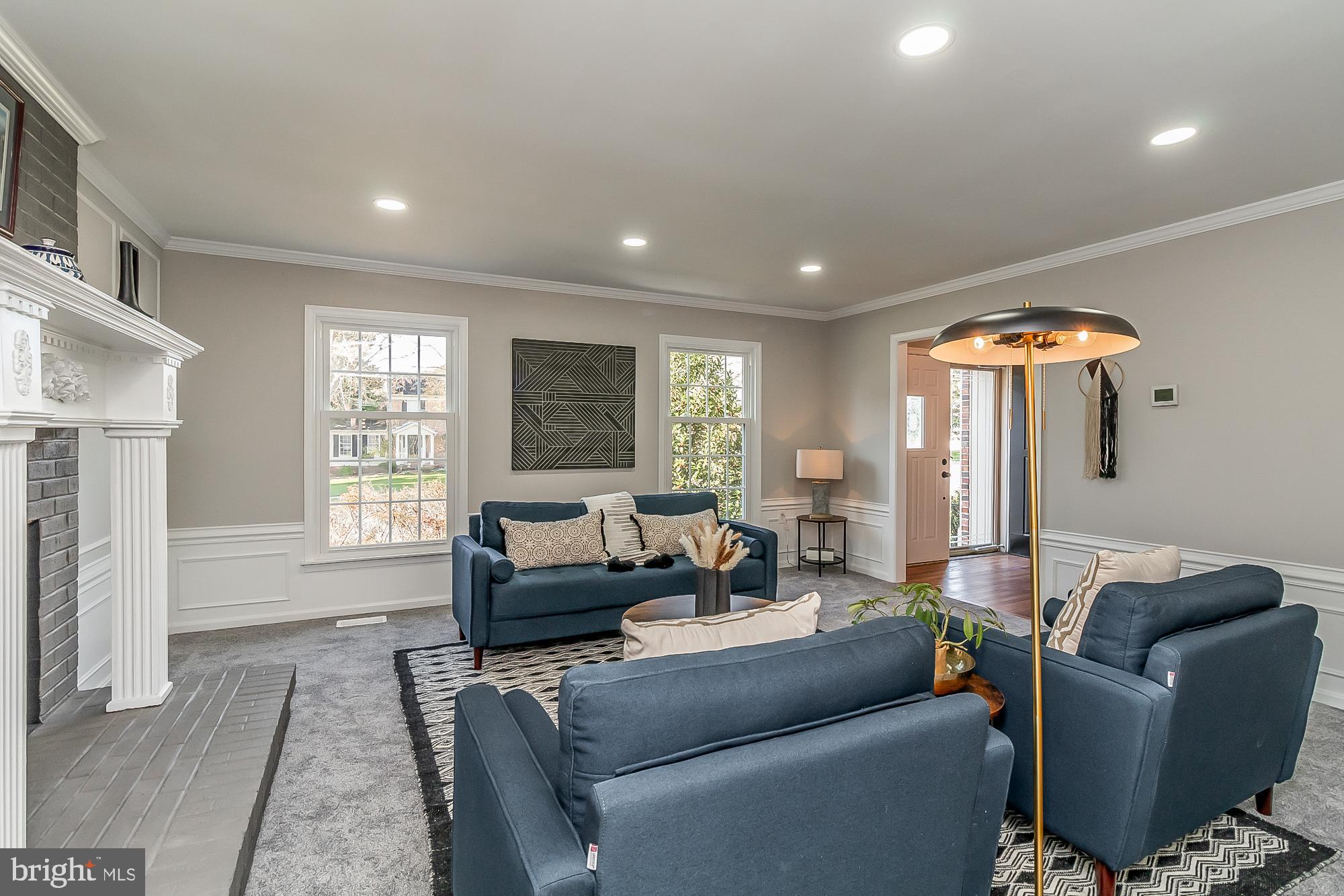 TUDOR MANOR - Residential