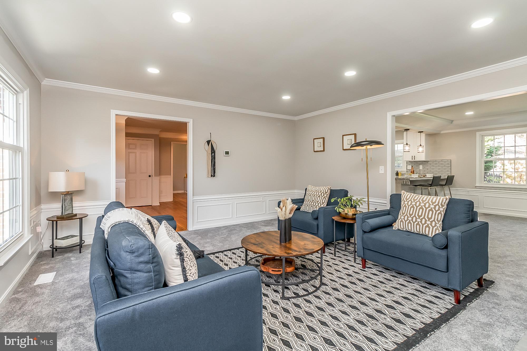 TUDOR MANOR - Residential