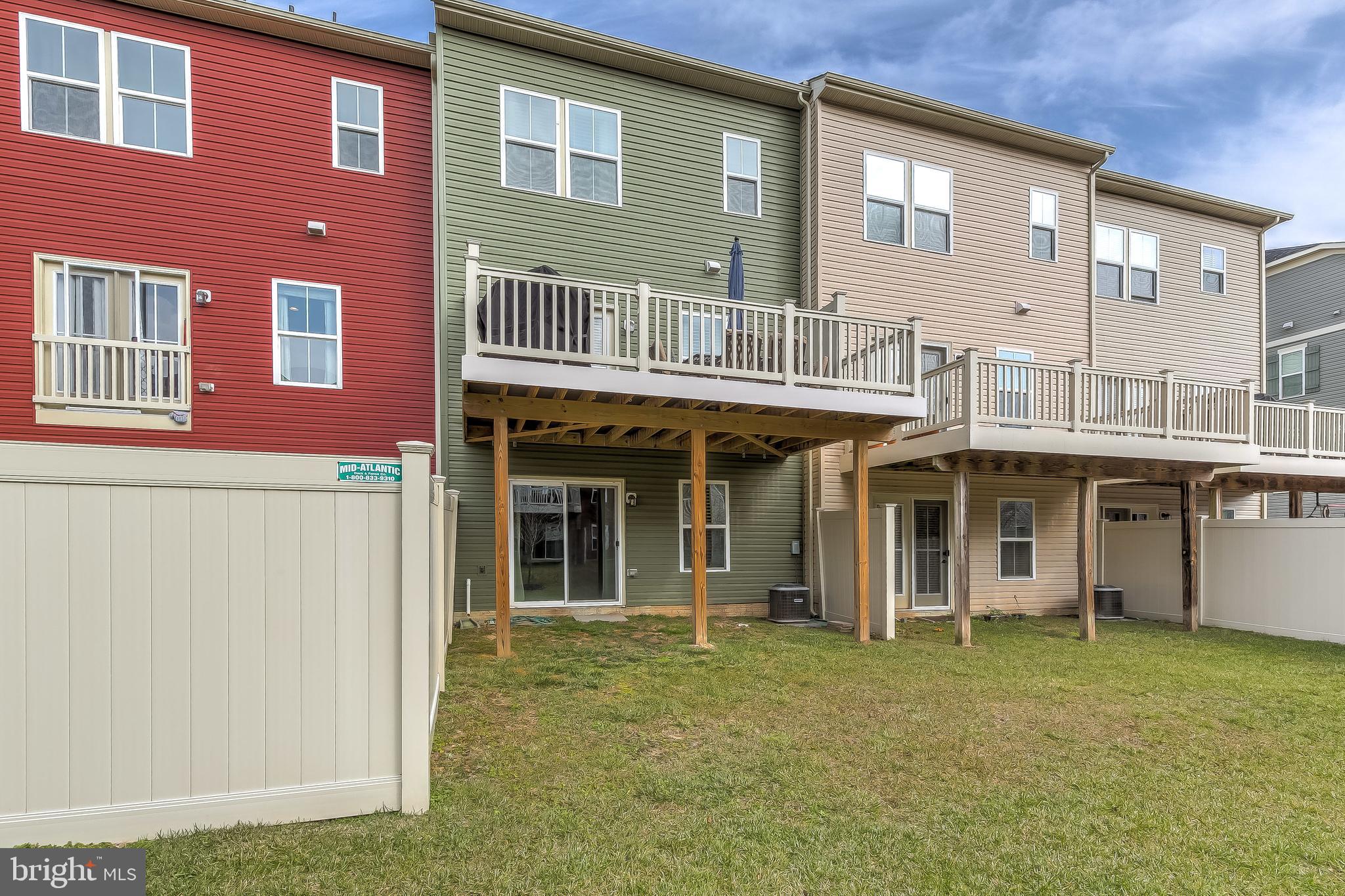 CREEKSIDE VILLAGE AT TANYARD SPRINGS - Residential