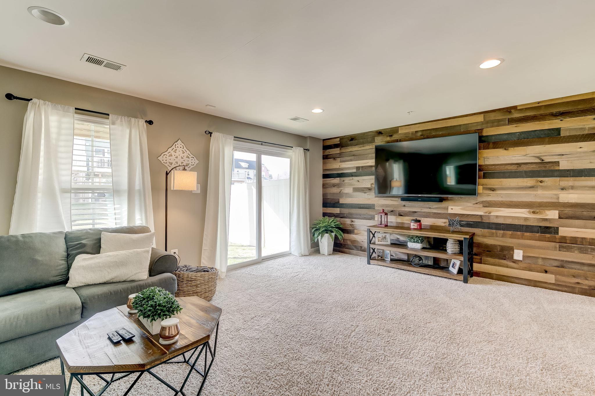 CREEKSIDE VILLAGE AT TANYARD SPRINGS - Residential