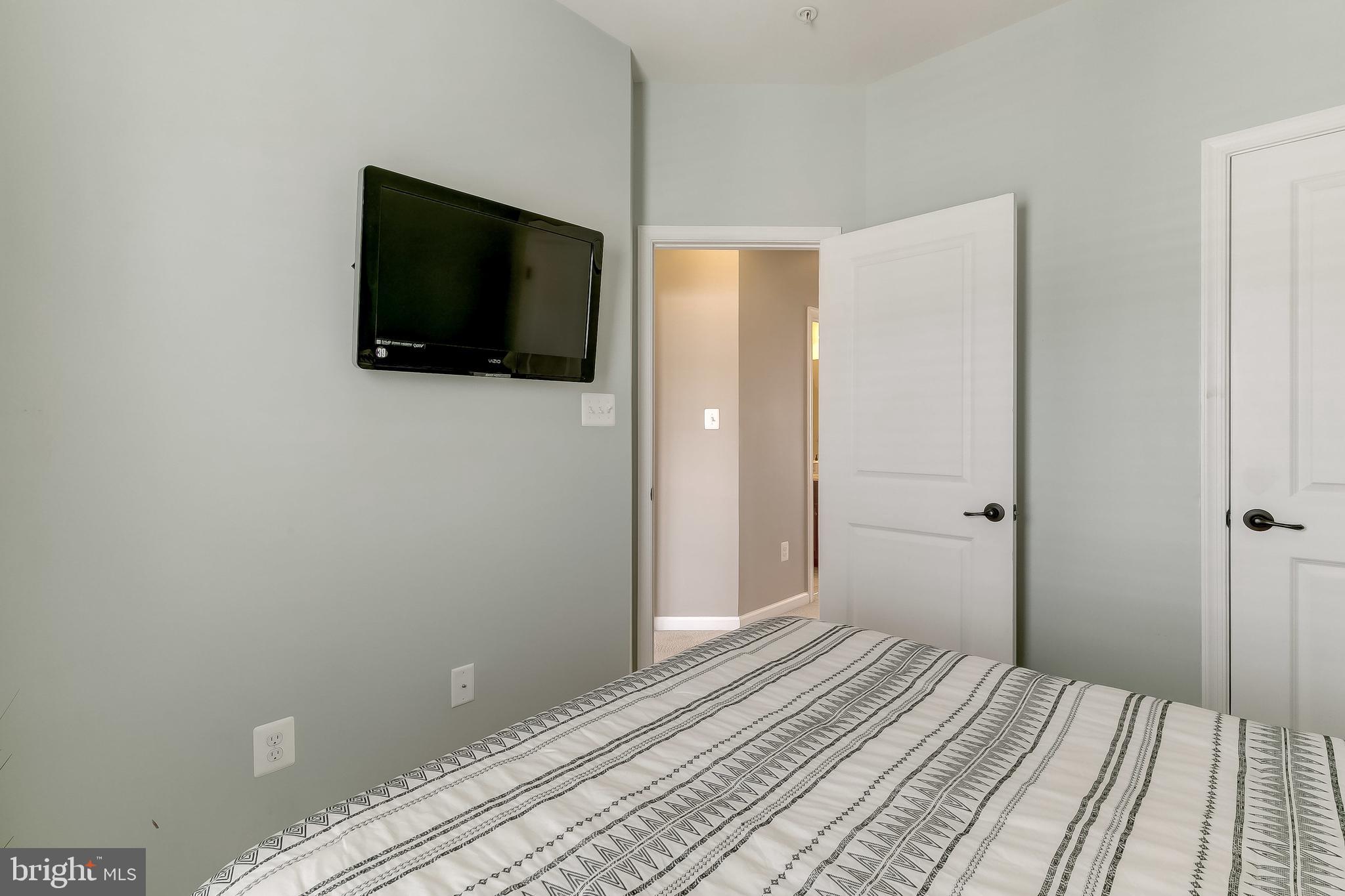 CREEKSIDE VILLAGE AT TANYARD SPRINGS - Residential