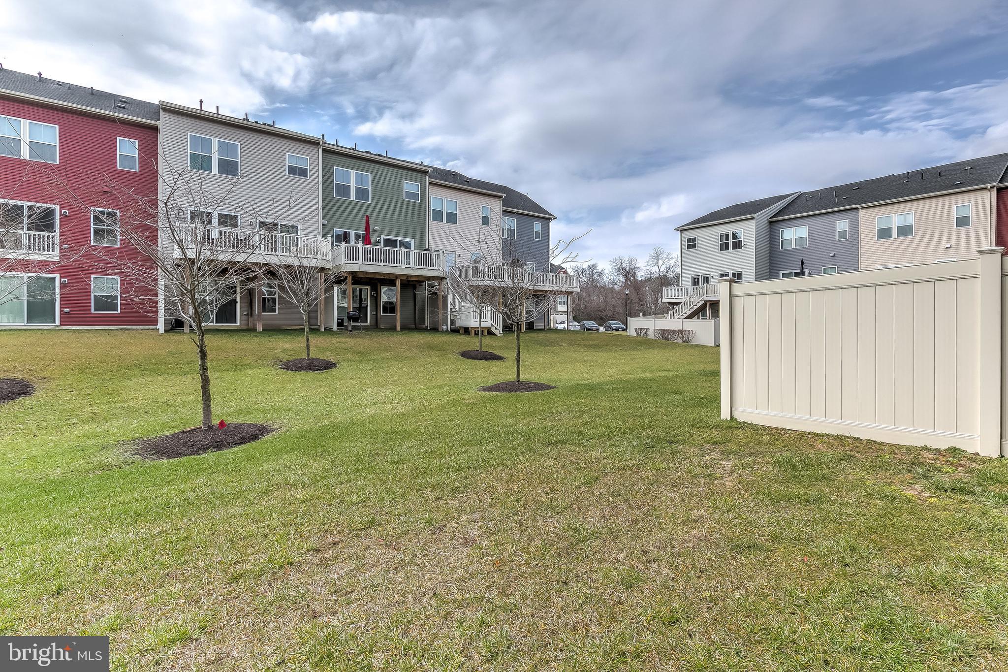 CREEKSIDE VILLAGE AT TANYARD SPRINGS - Residential
