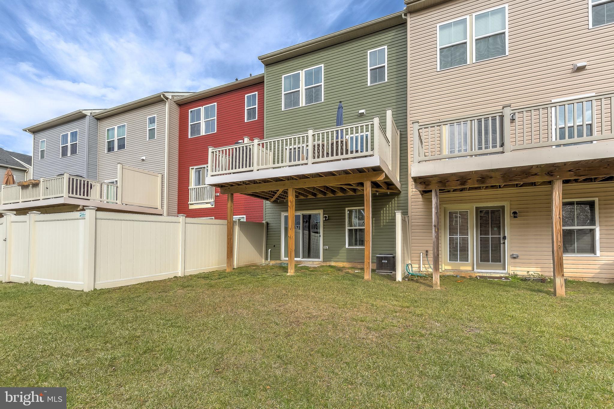 CREEKSIDE VILLAGE AT TANYARD SPRINGS - Residential