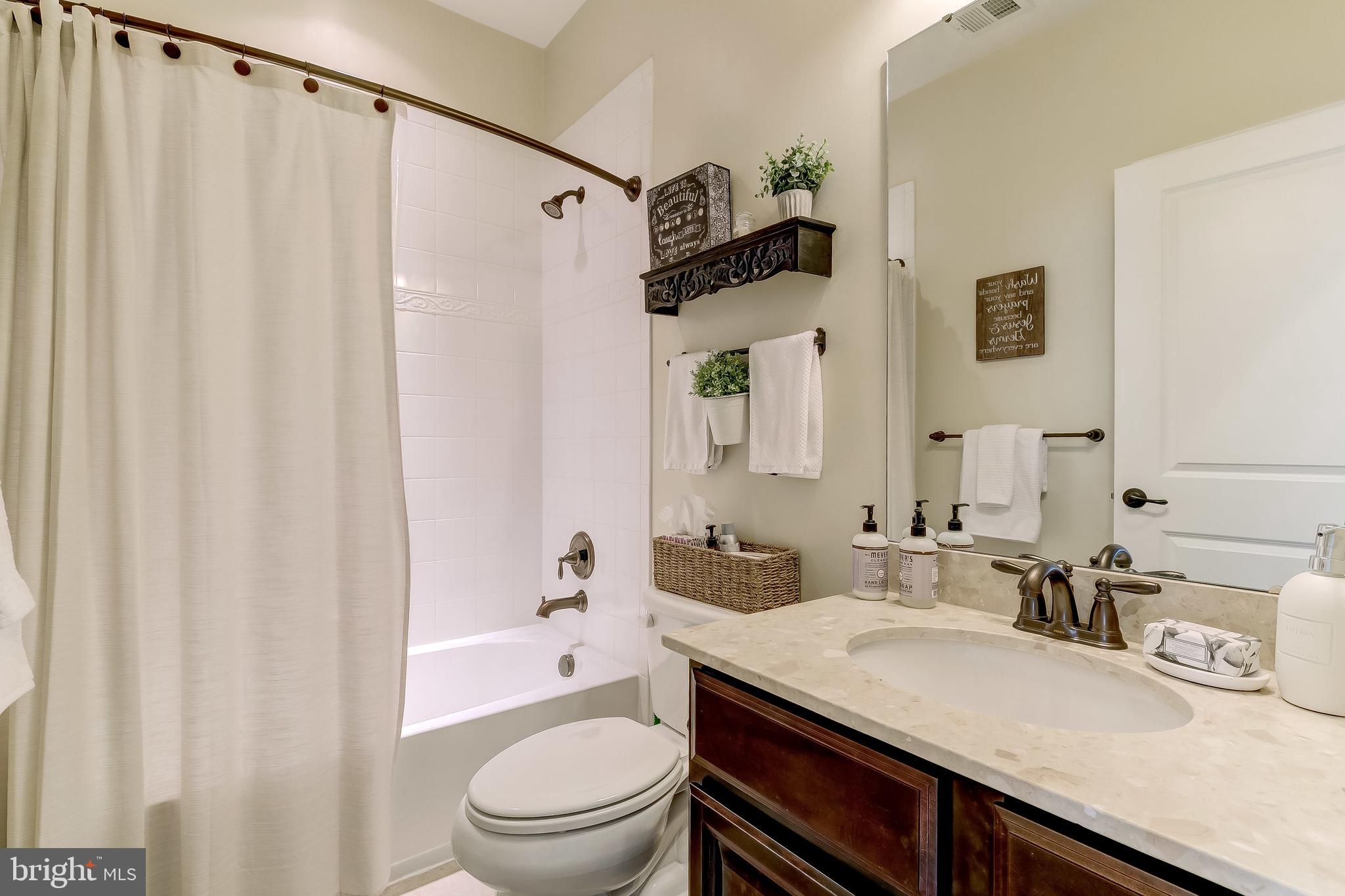 CREEKSIDE VILLAGE AT TANYARD SPRINGS - Residential