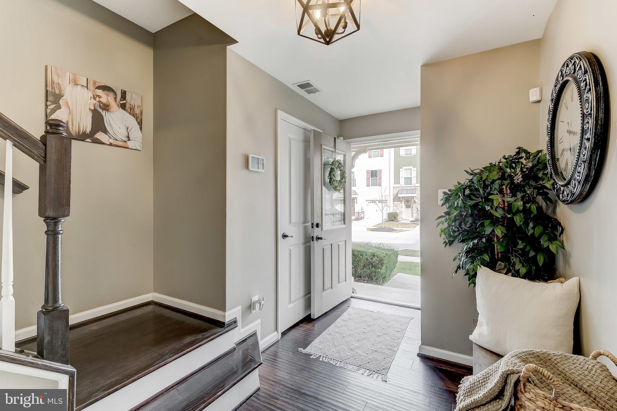 CREEKSIDE VILLAGE AT TANYARD SPRINGS - Residential