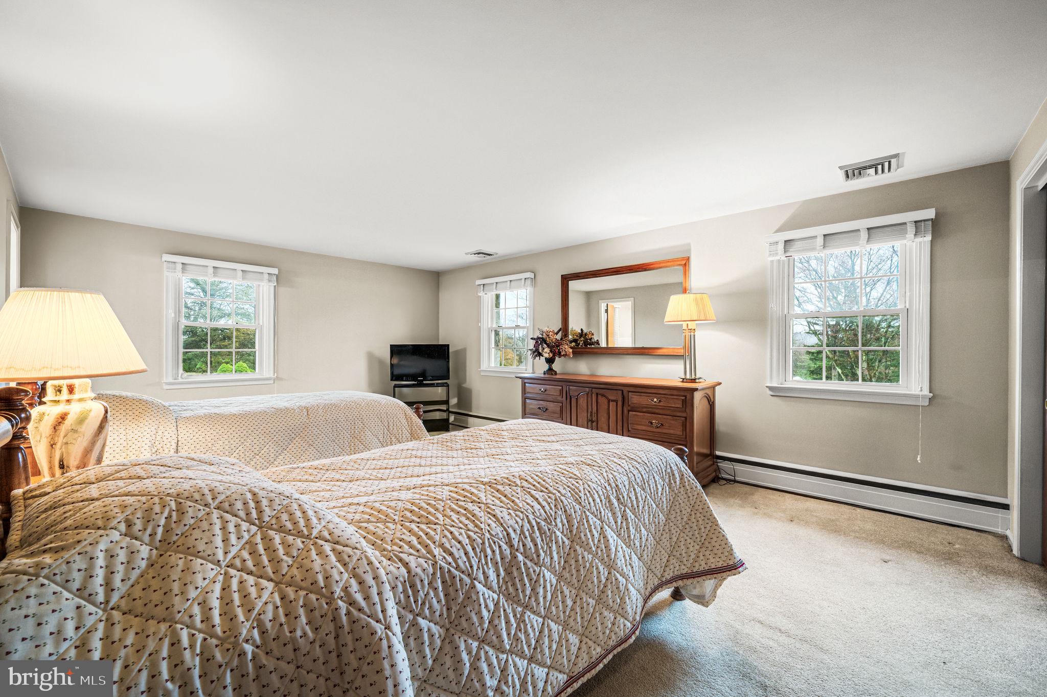 LAFAYETTE HILL - Residential