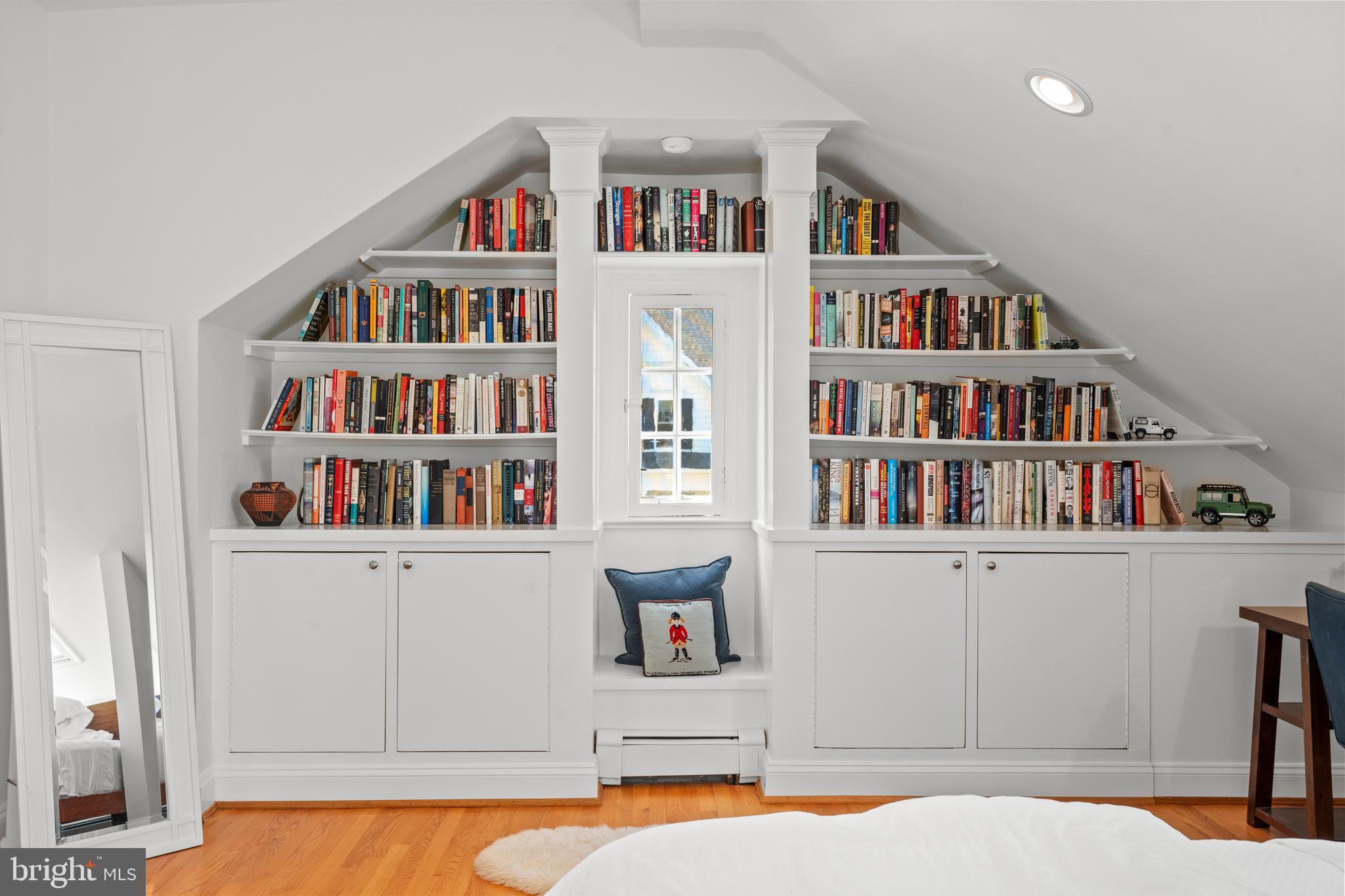 CHEVY CHASE VILLAGE - Residential