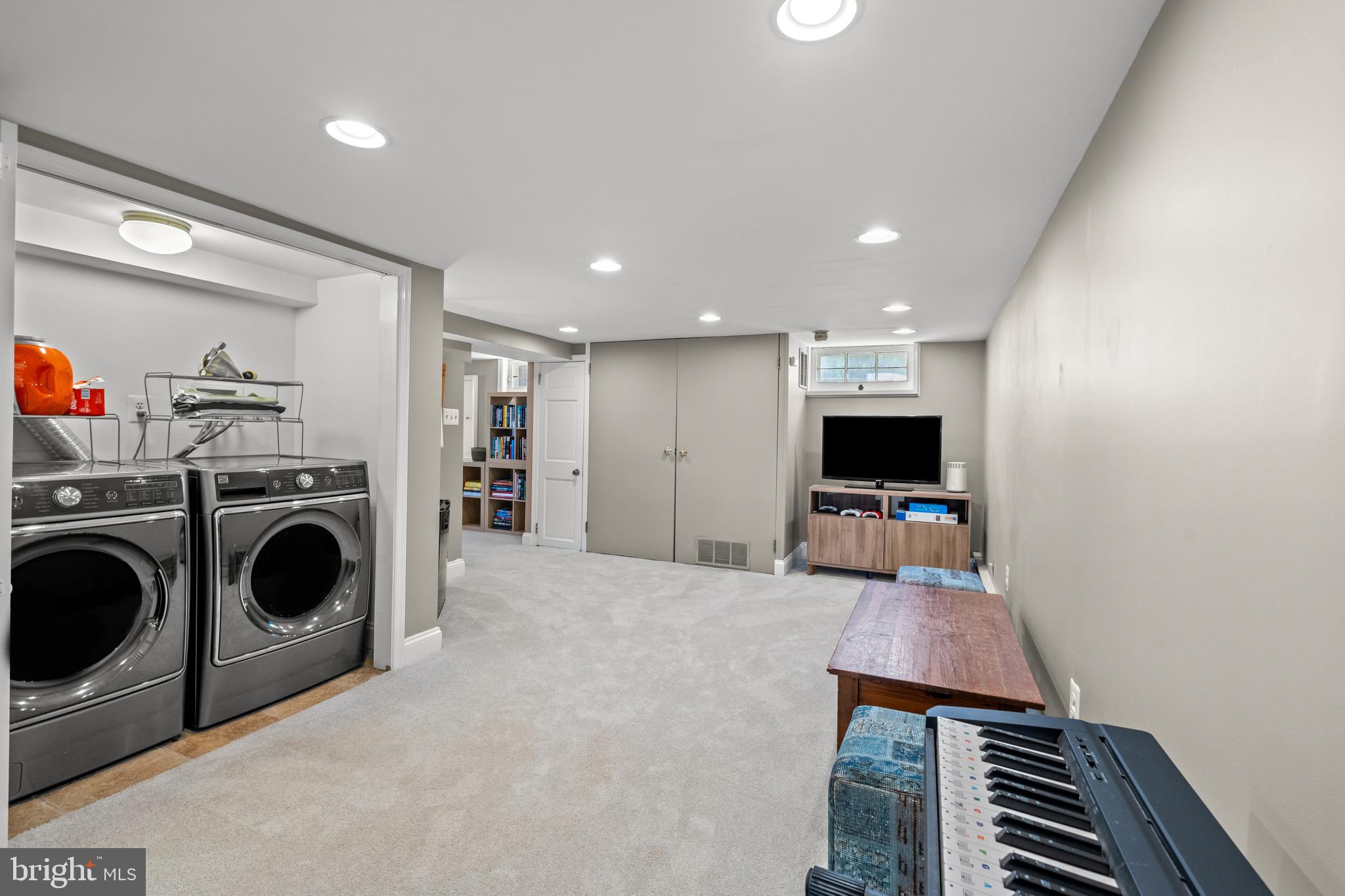 CHEVY CHASE VILLAGE - Residential