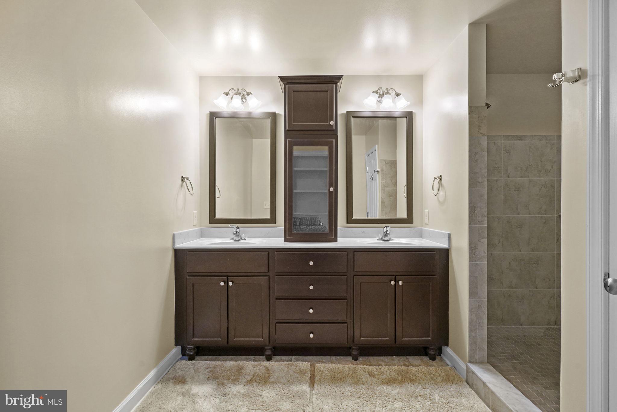 OAK TREE LANDING - Residential