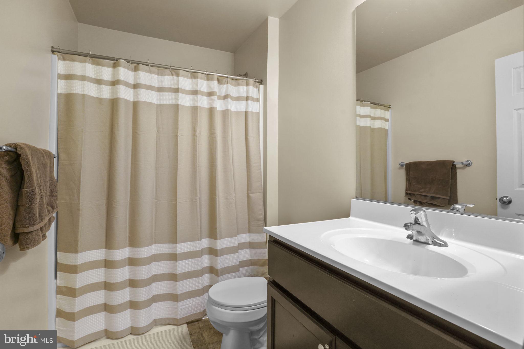 OAK TREE LANDING - Residential