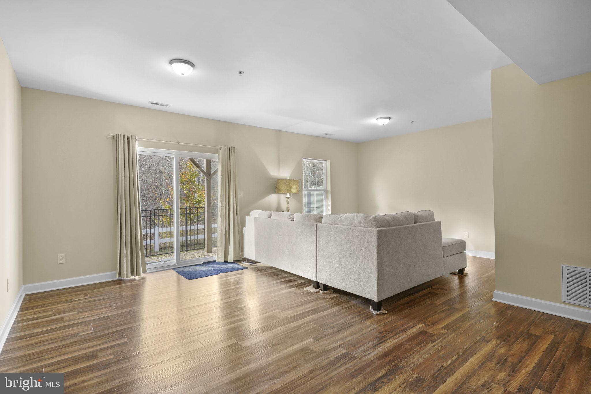 OAK TREE LANDING - Residential