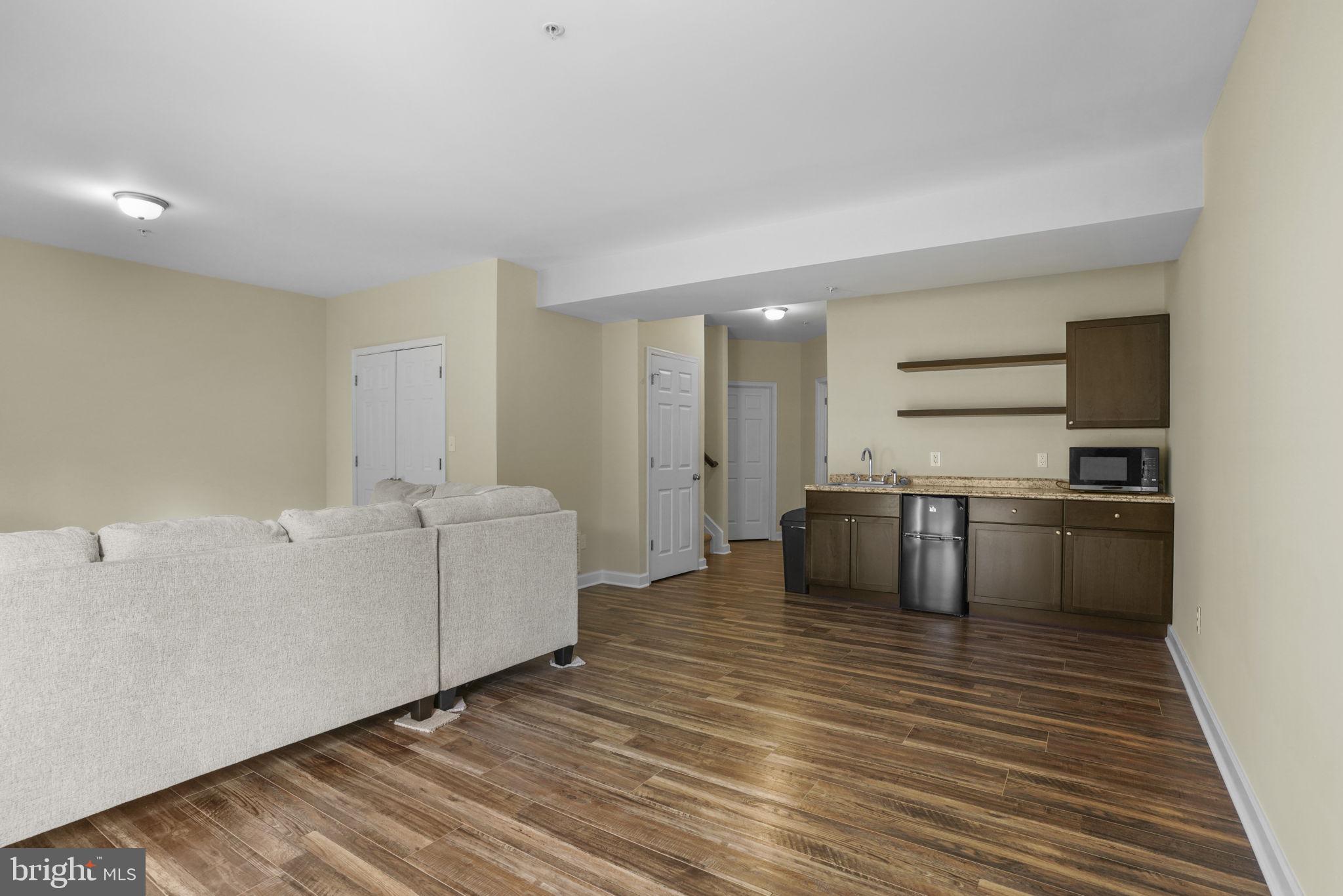 OAK TREE LANDING - Residential