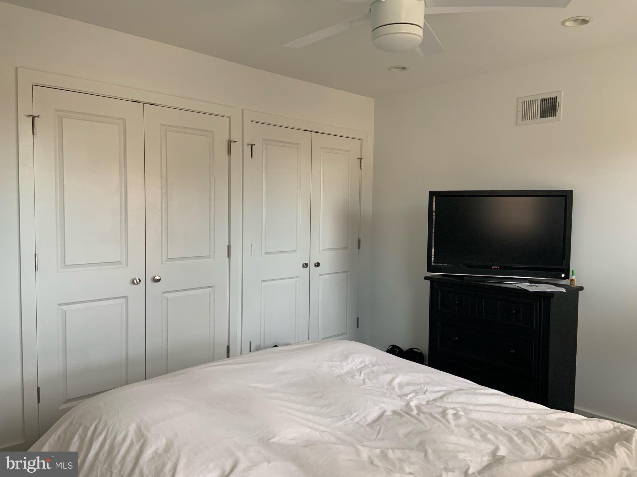 PORT RICHMOND - Residential Lease