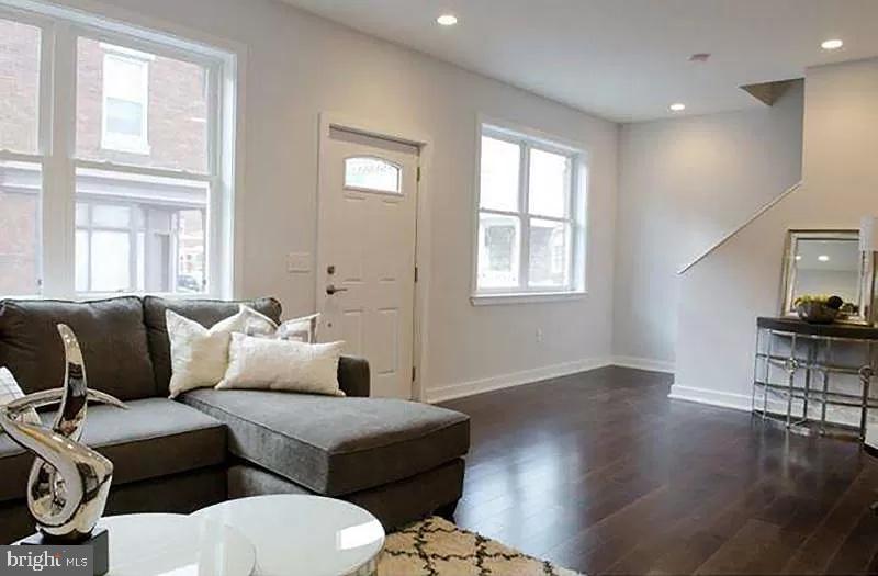 2991 LIVINGSTON STREET