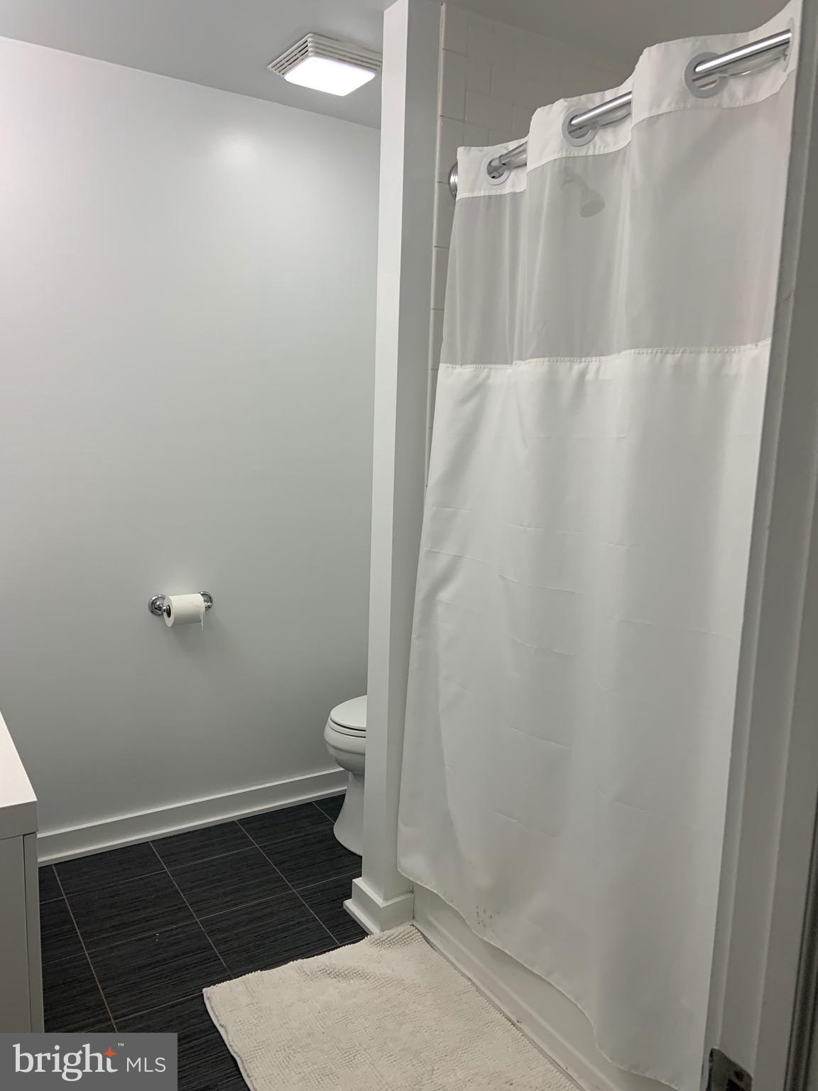 PORT RICHMOND - Residential Lease