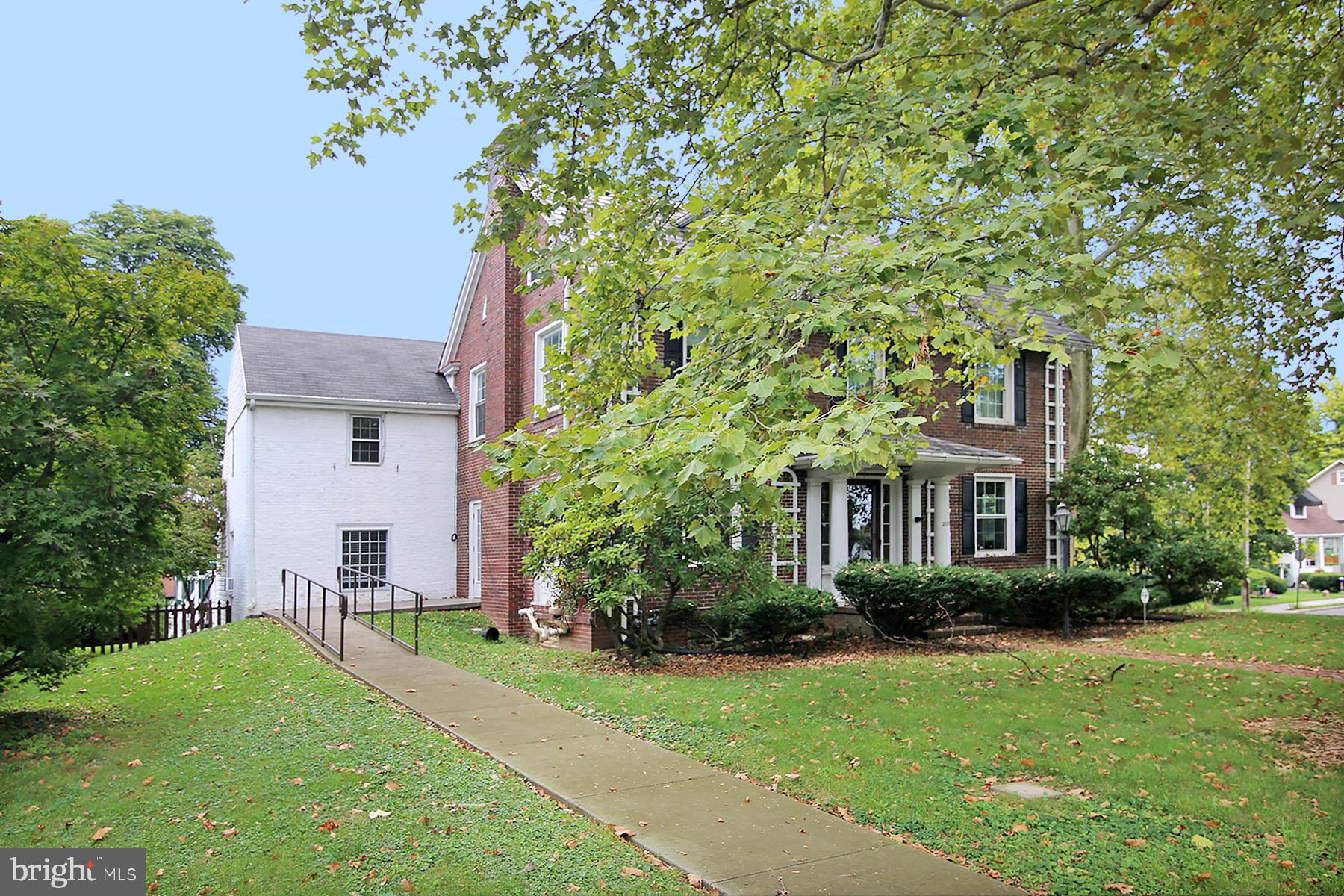201 HATHAWAY PARK