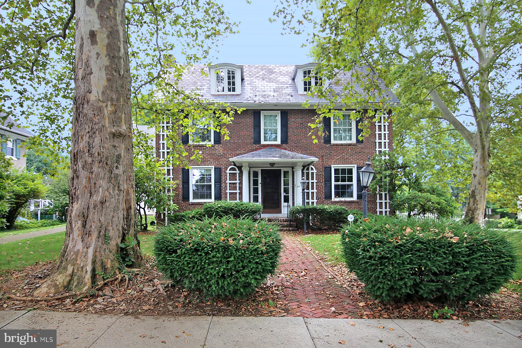 201 HATHAWAY PARK