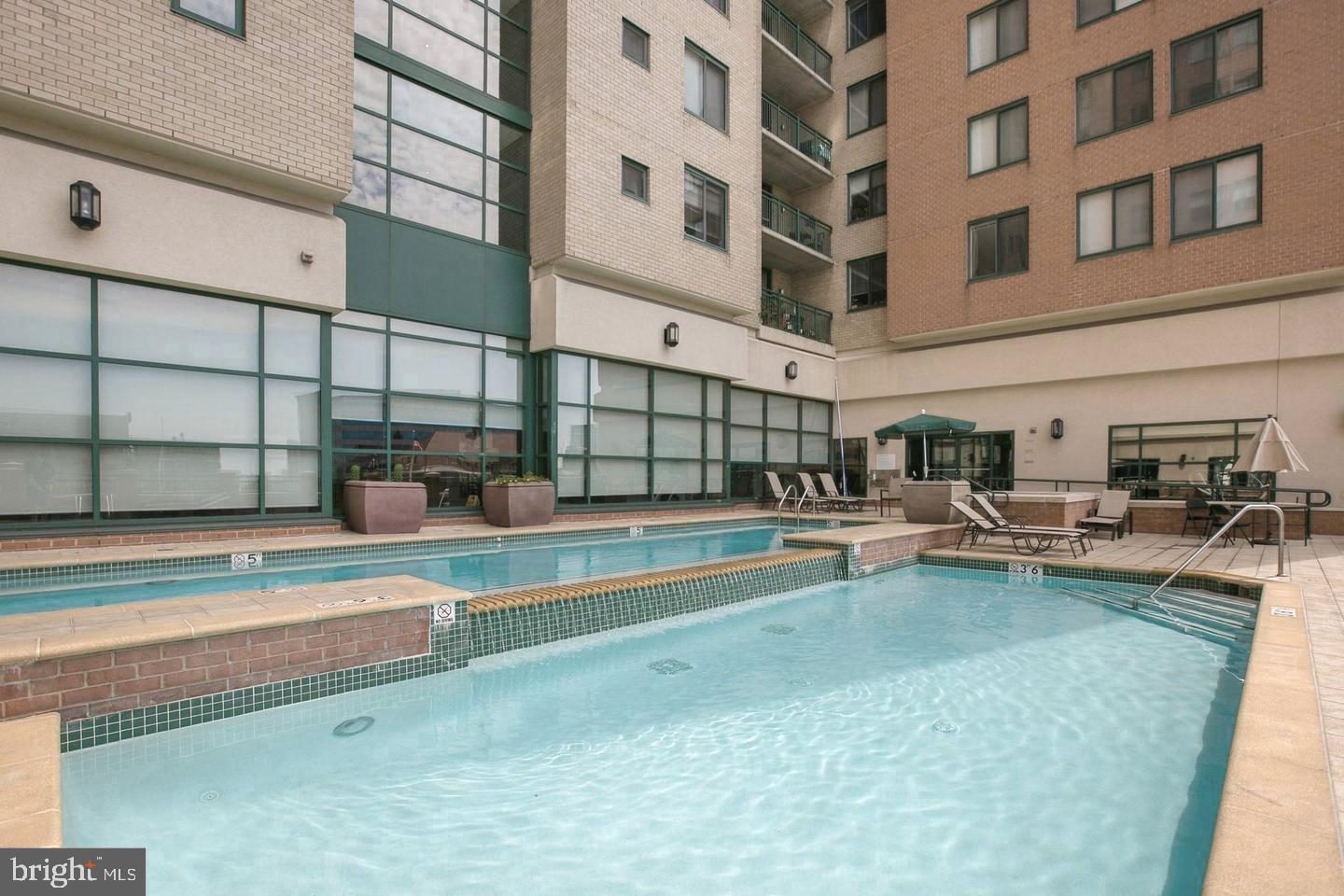 DOWNTOWN - Residential Lease