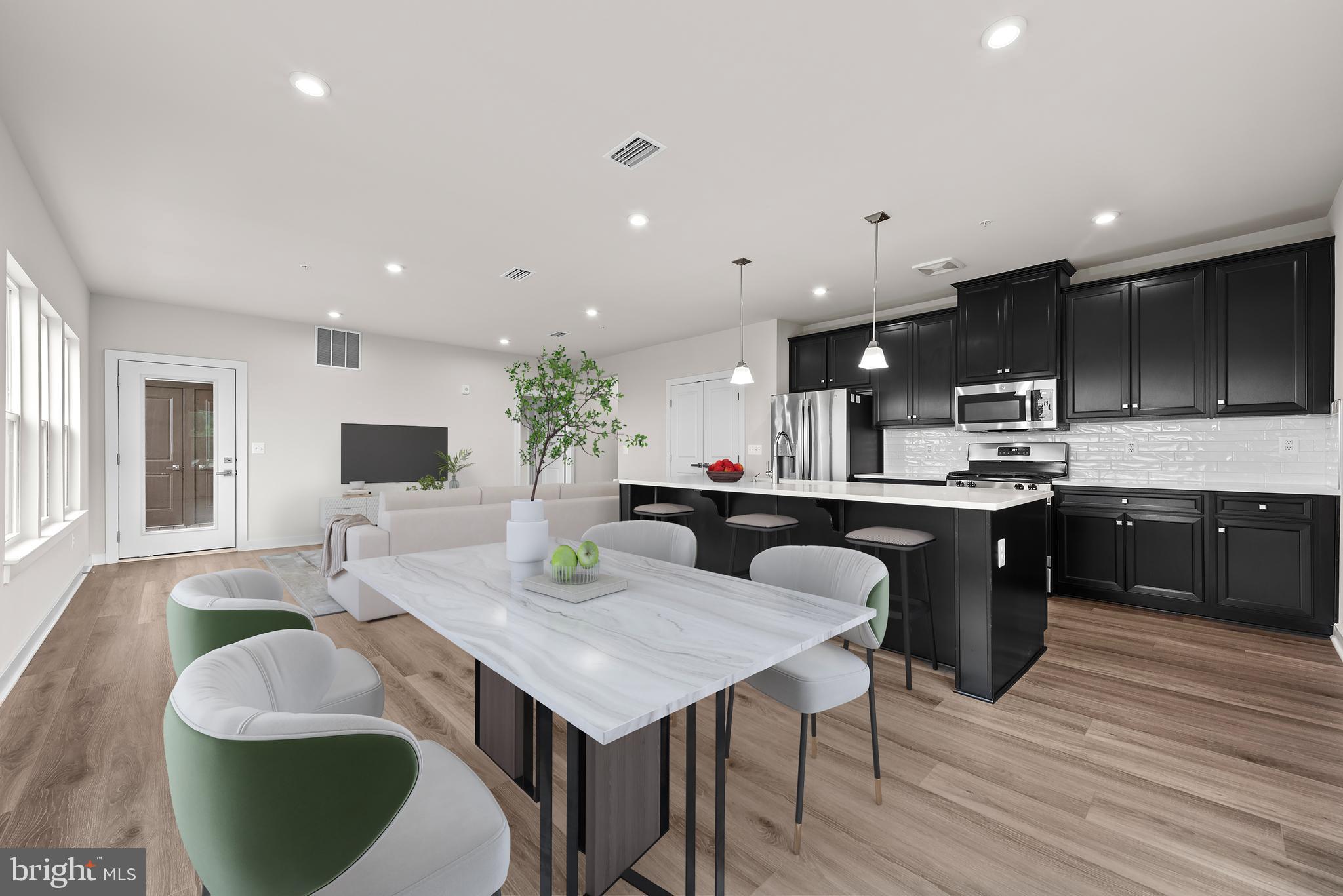 LOUDOUN VIEW CONDO FLATS - Residential