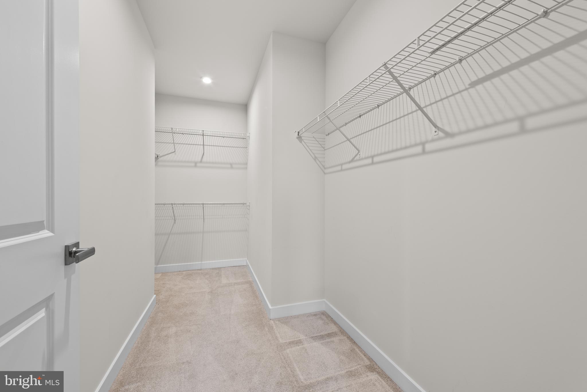 LOUDOUN VIEW CONDO FLATS - Residential