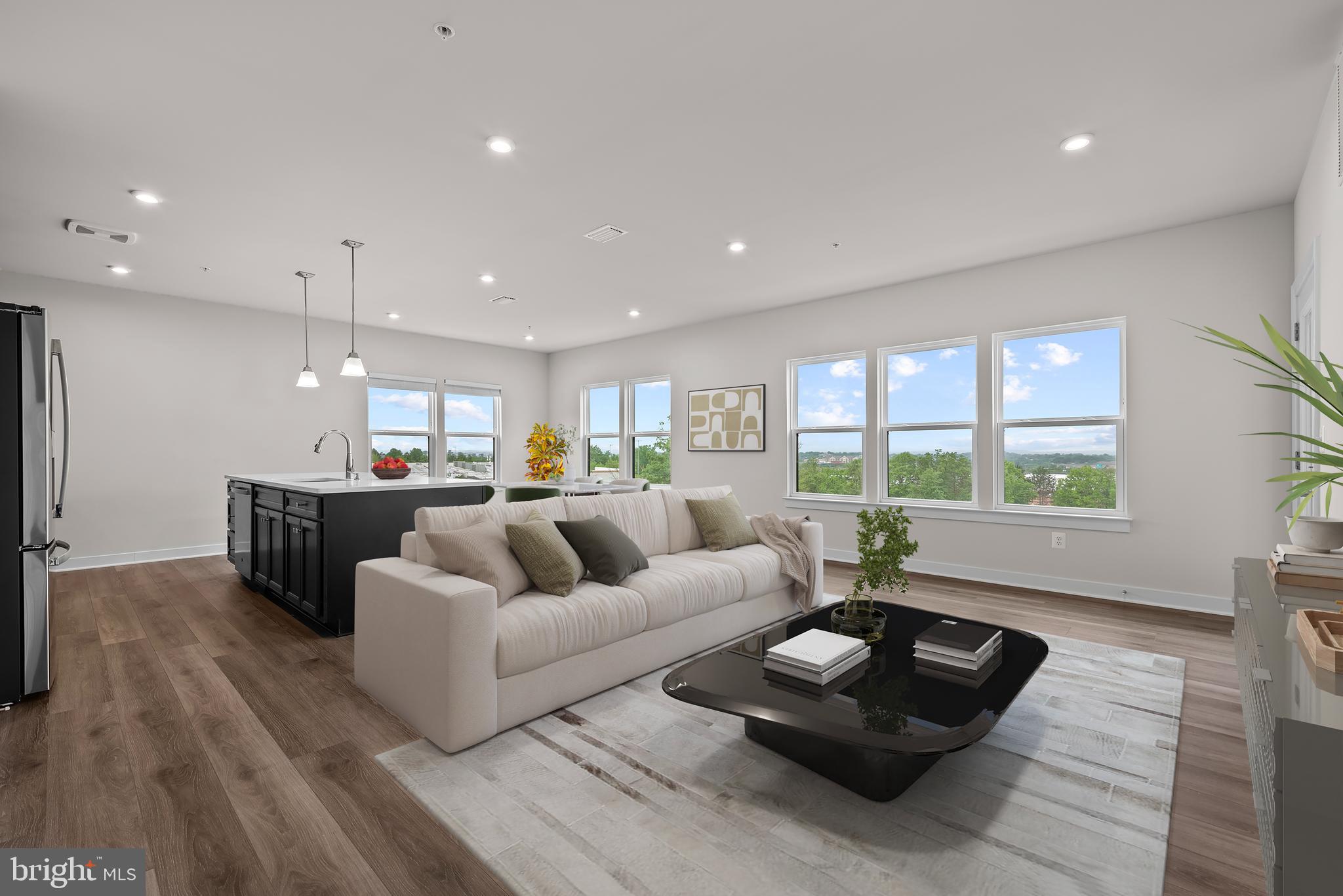 LOUDOUN VIEW CONDO FLATS - Residential