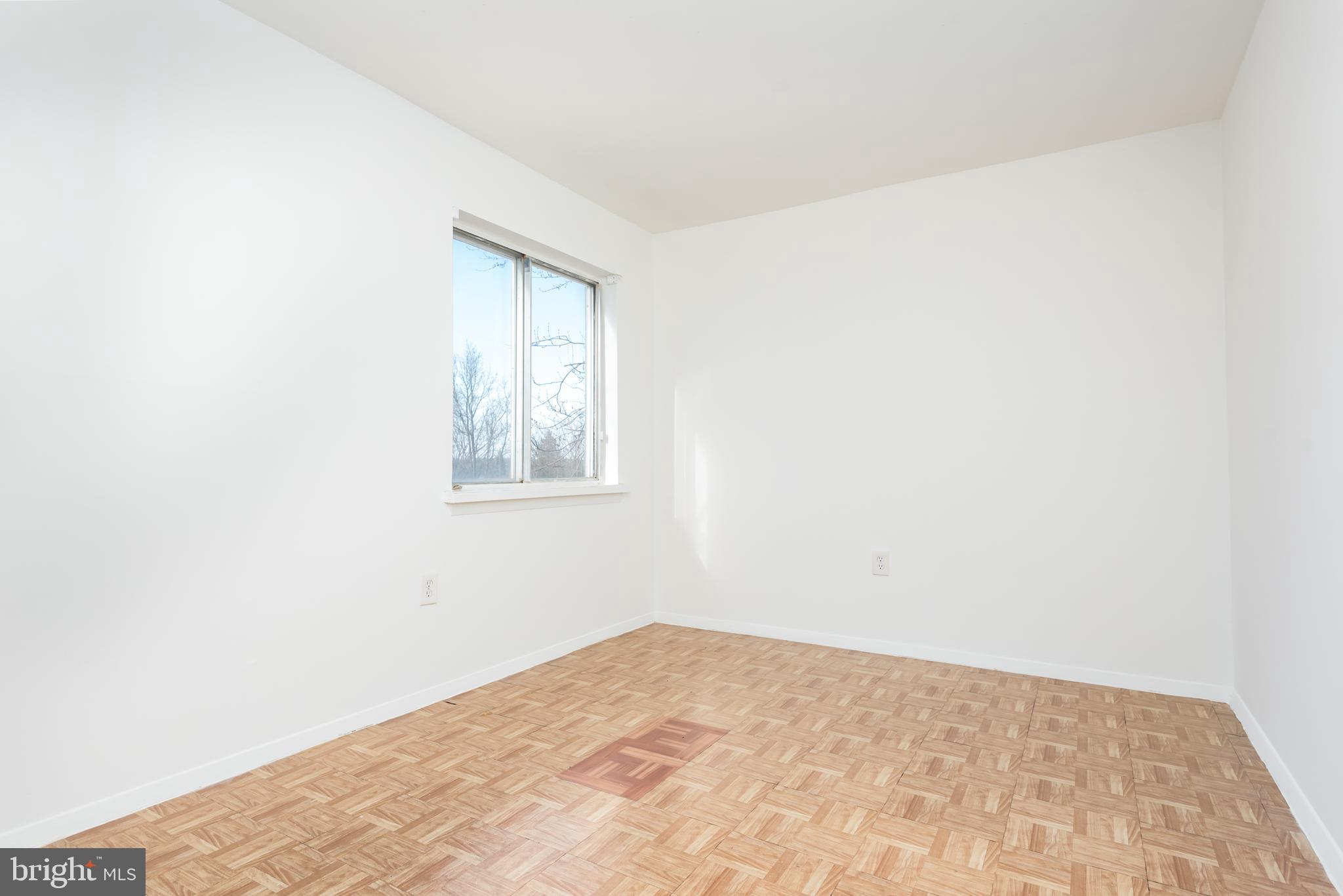 OLD CENTREVILLE GARDENS - Residential Lease