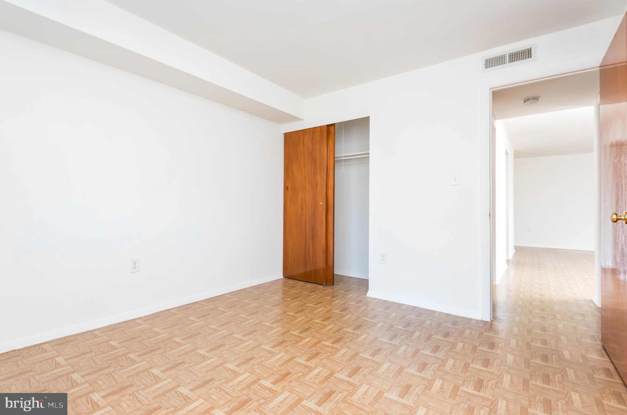 OLD CENTREVILLE GARDENS - Residential Lease