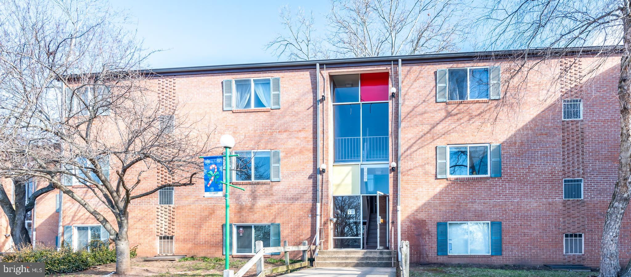 OLD CENTREVILLE GARDENS - Residential Lease