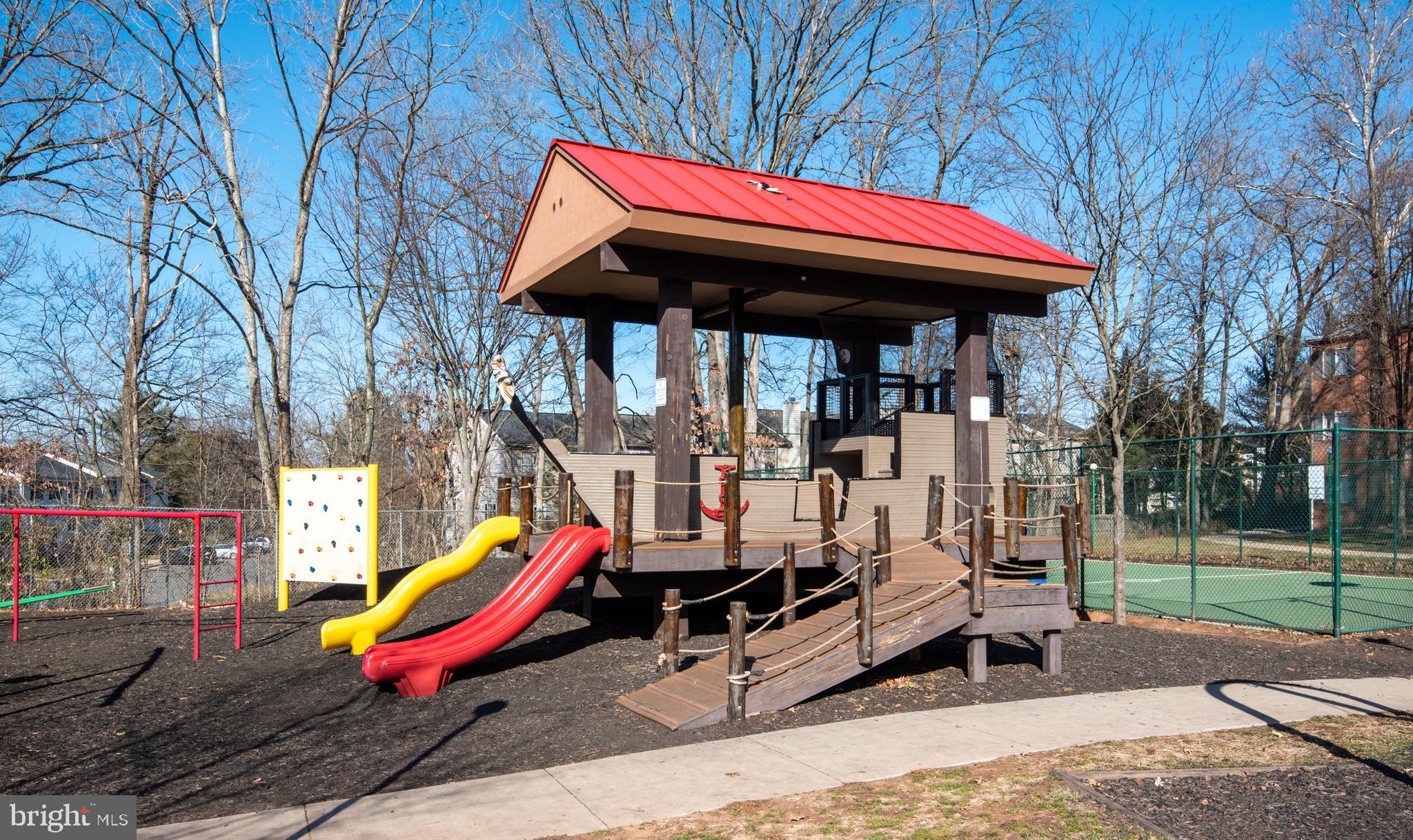 OLD CENTREVILLE GARDENS - Residential Lease