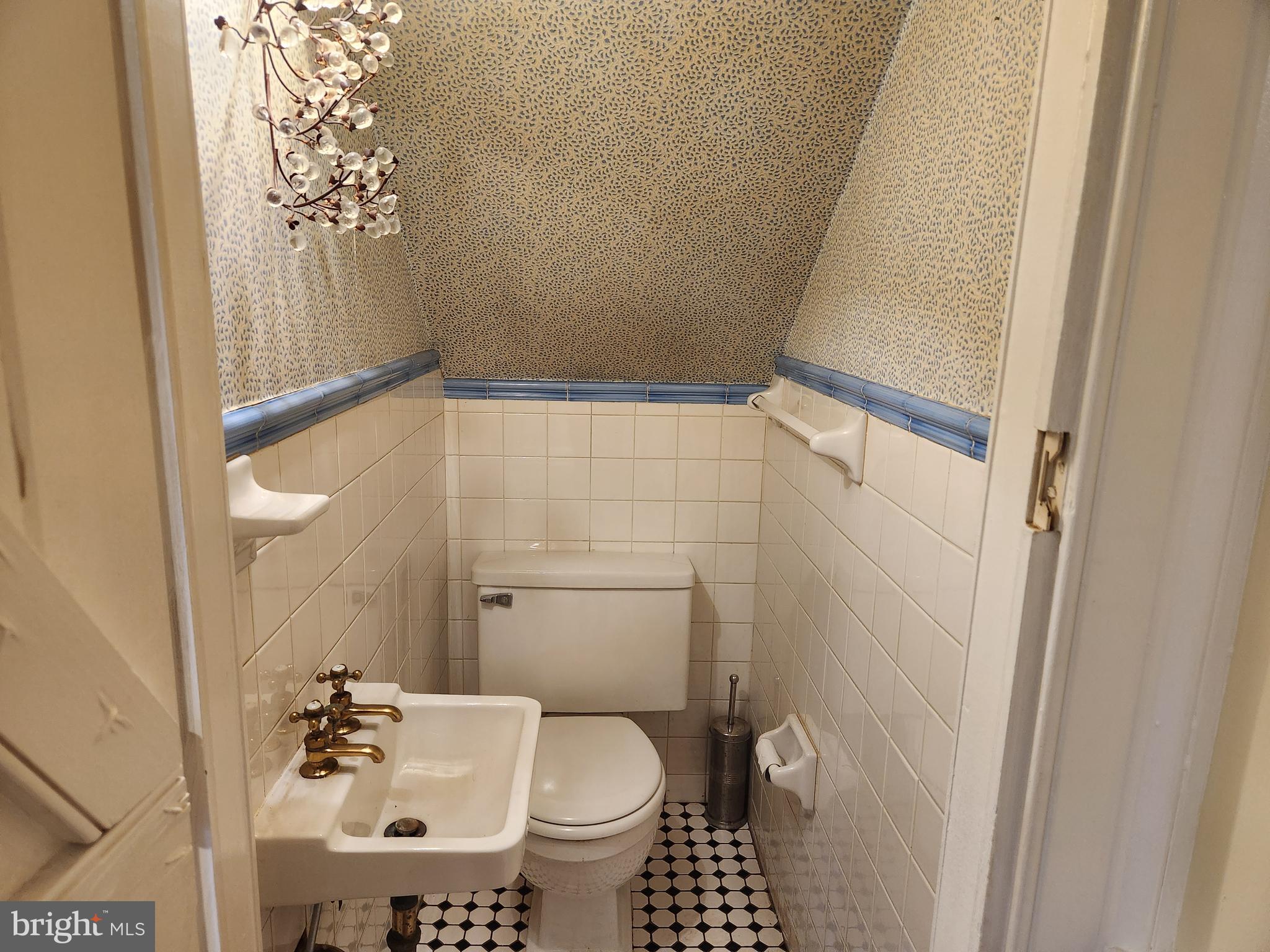 HISTORIC DISTRICT - Residential Lease