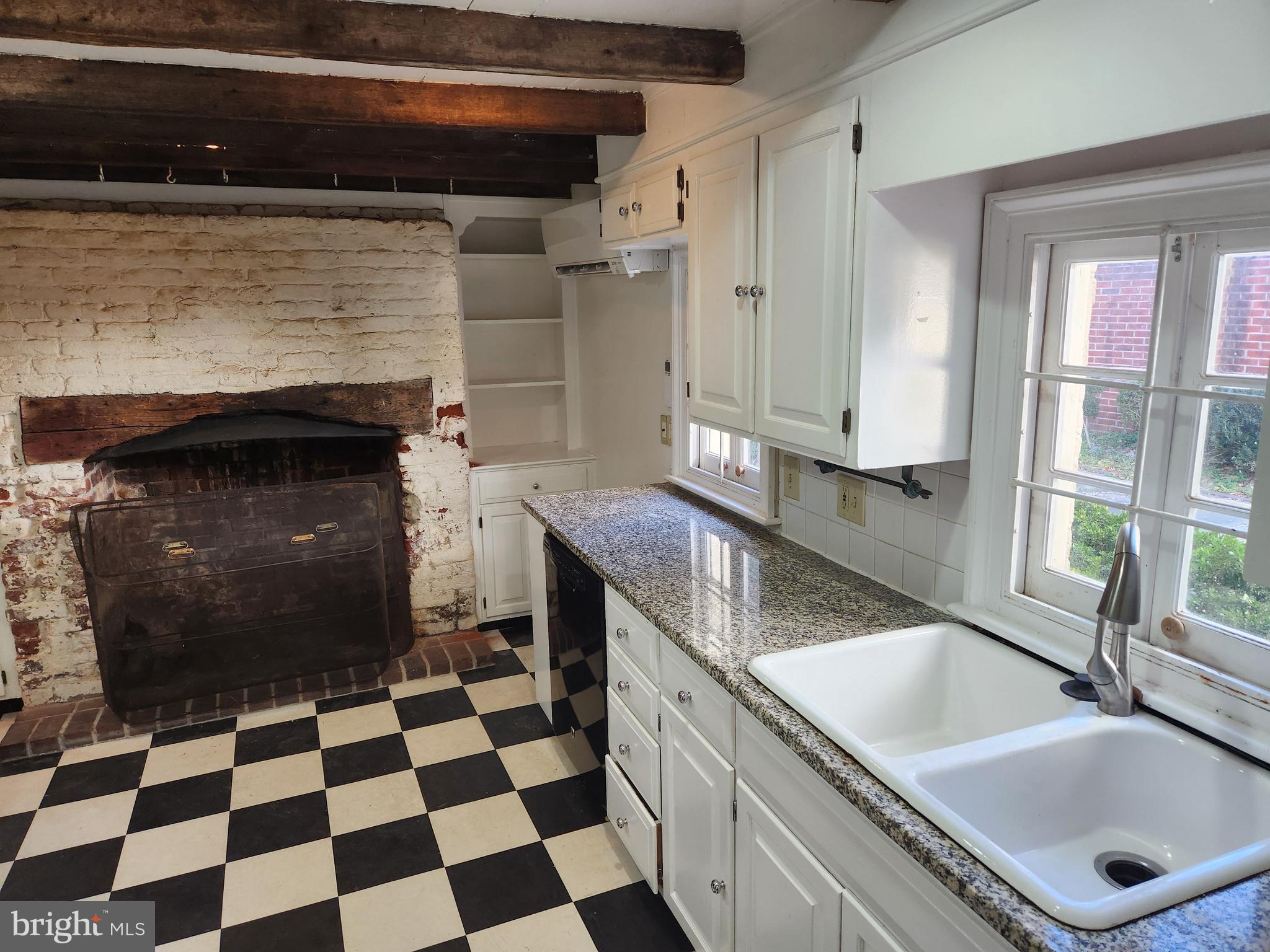 HISTORIC DISTRICT - Residential Lease