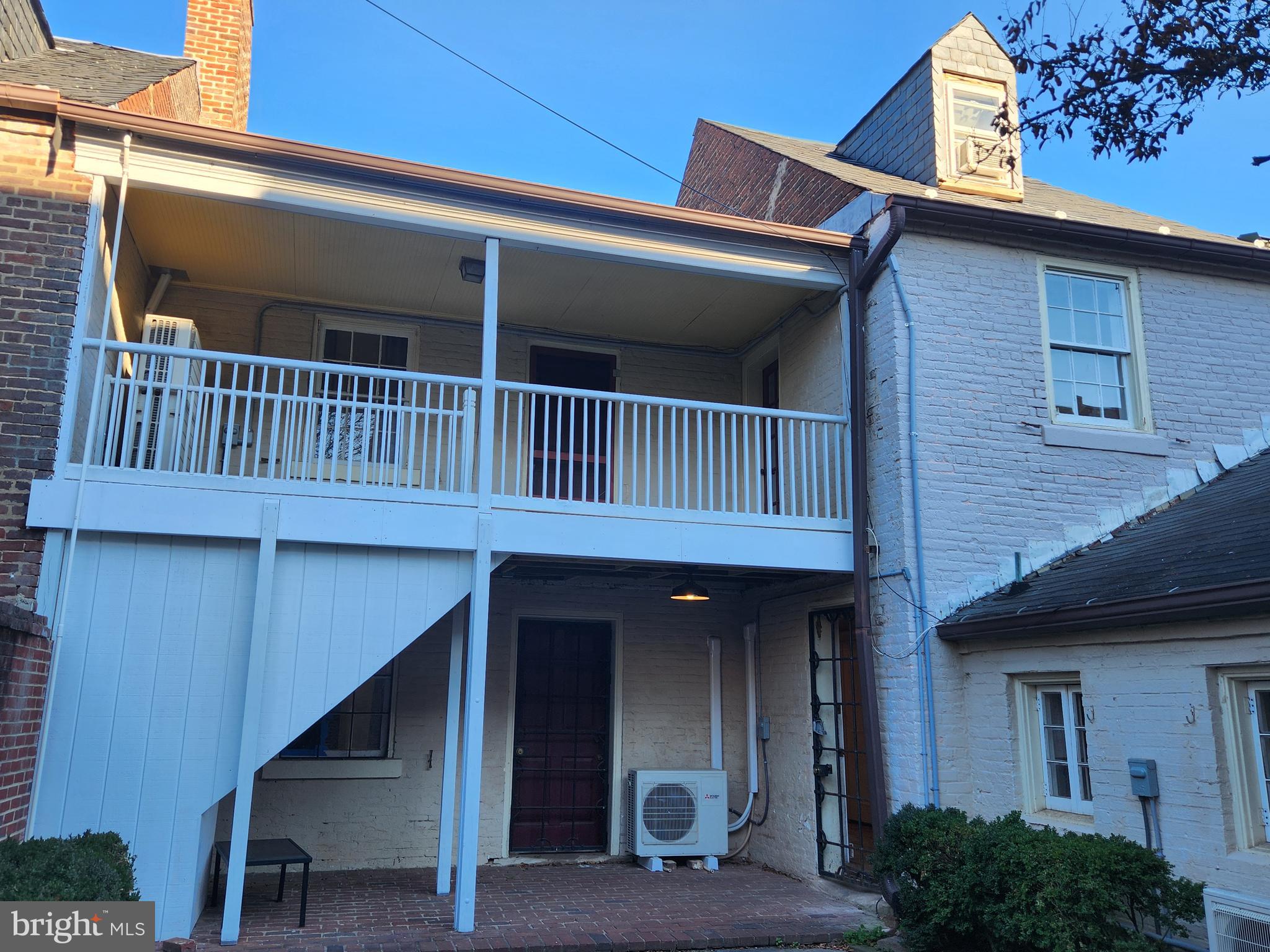 HISTORIC DISTRICT - Residential Lease