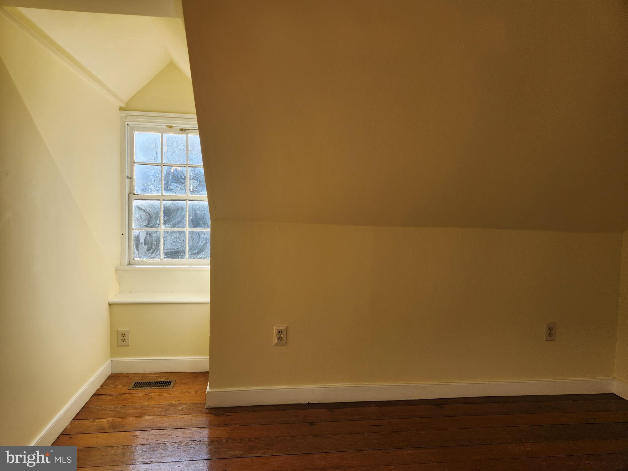 HISTORIC DISTRICT - Residential Lease