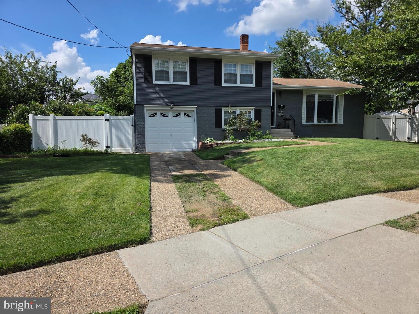 410 TAFT PLACE