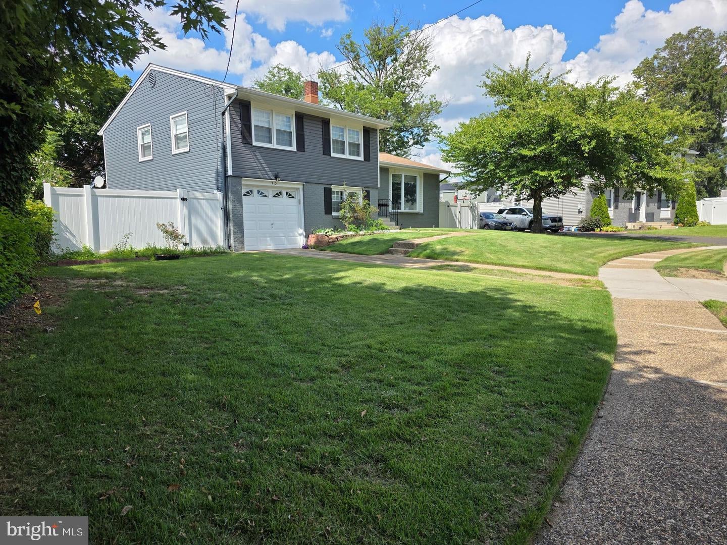 410 TAFT PLACE