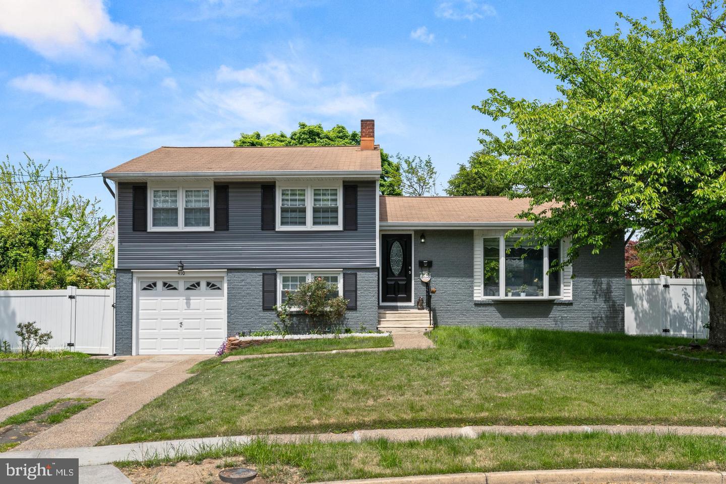 410 TAFT PLACE