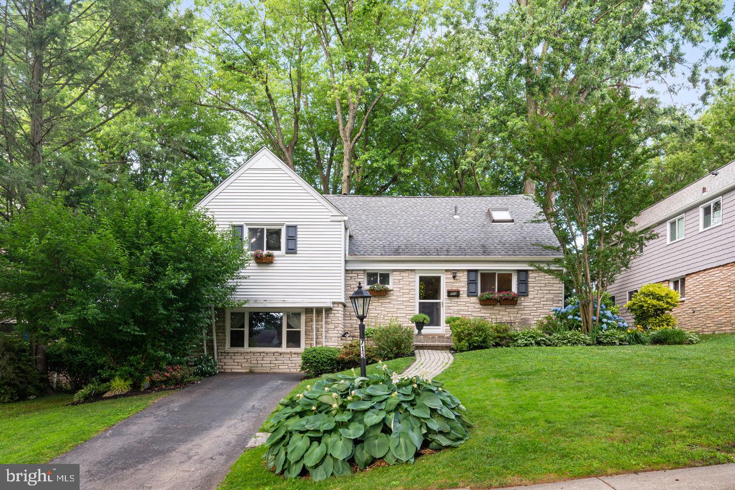 COLLEGE PARK - Residential