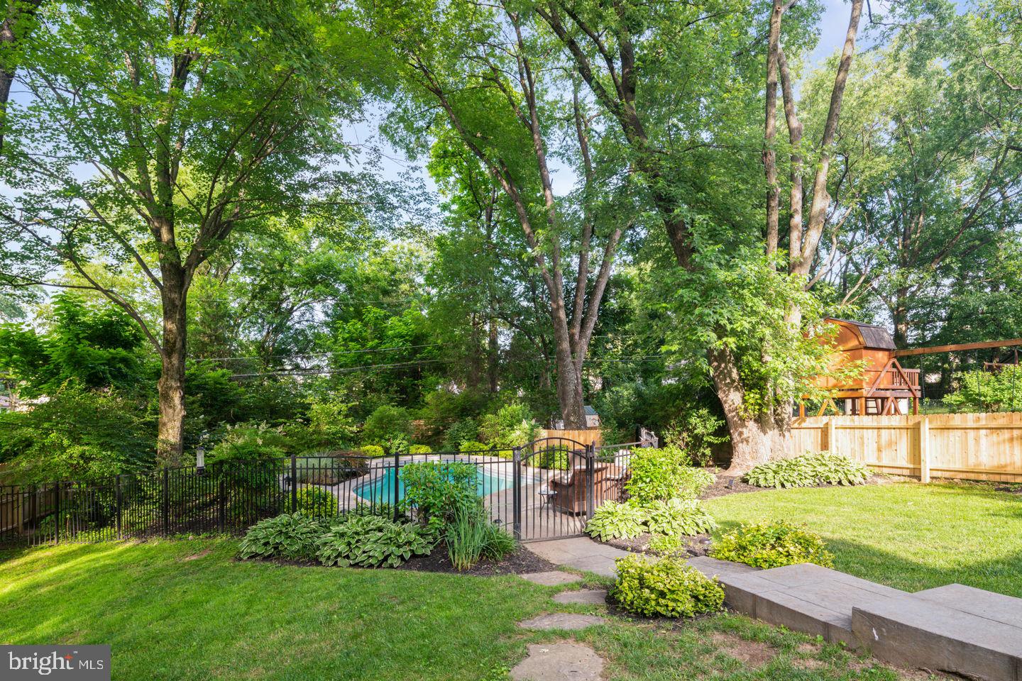COLLEGE PARK - Residential