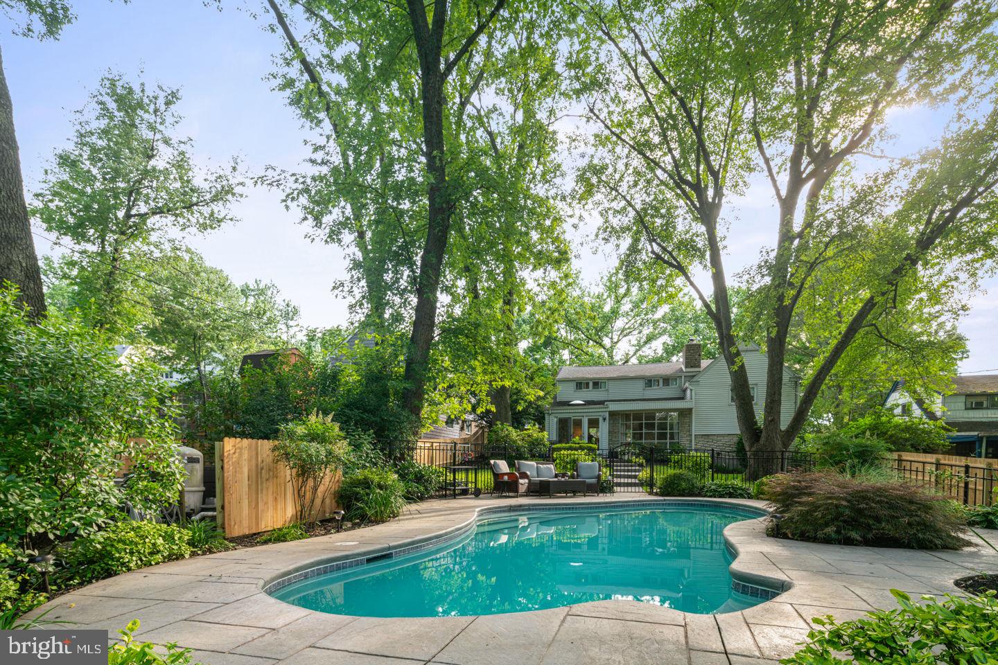 COLLEGE PARK - Residential