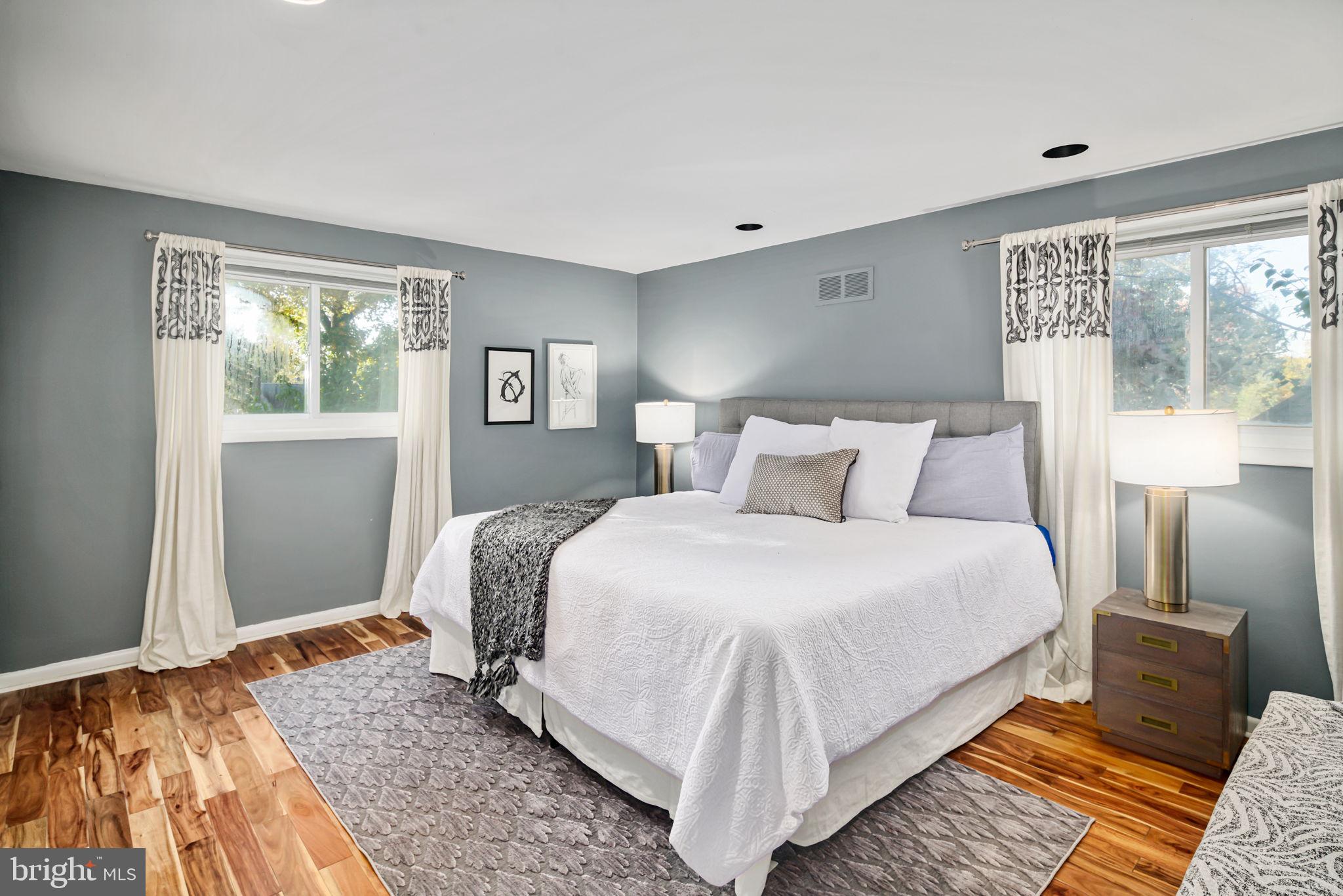 COLLEGE PARK - Residential