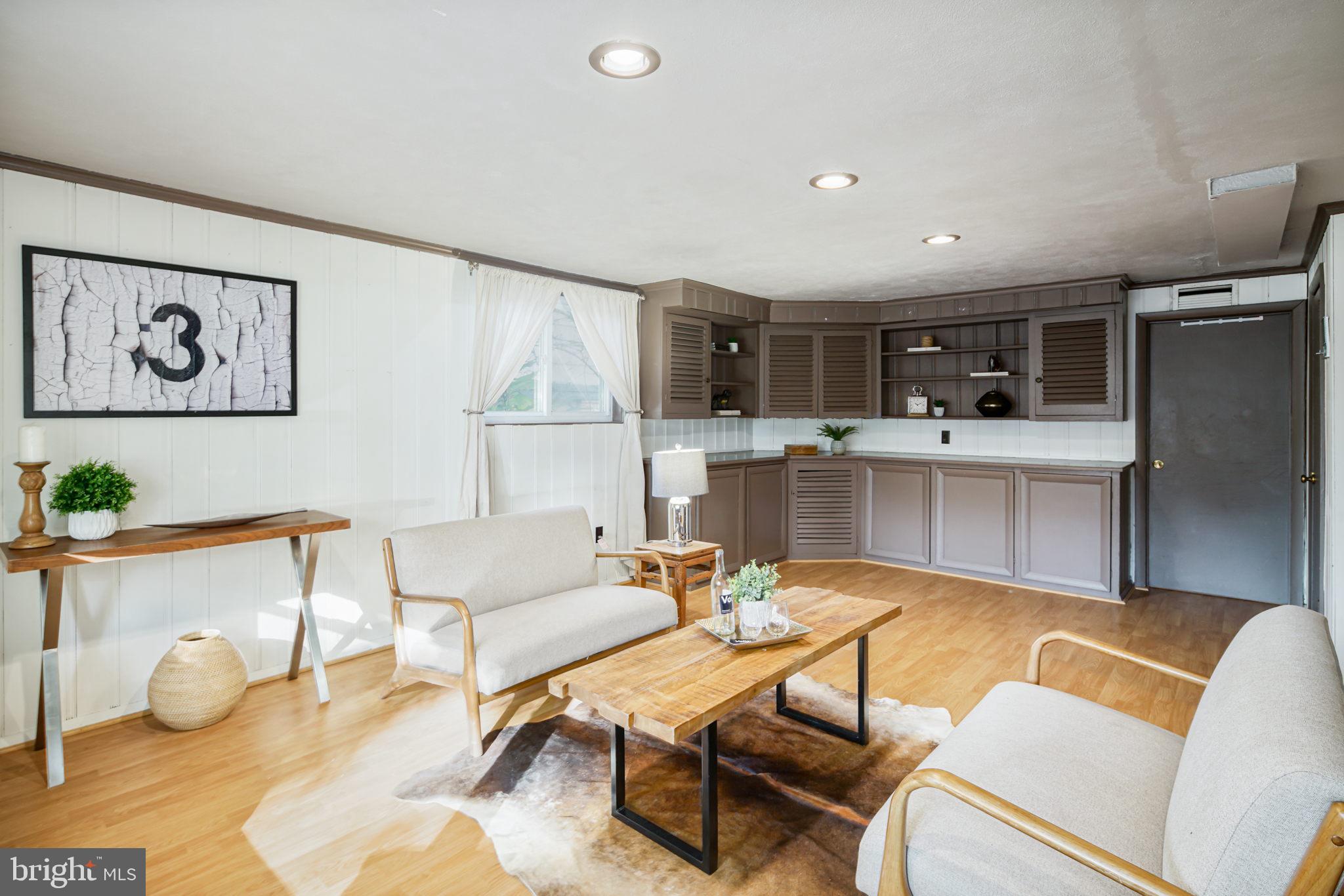 COLLEGE PARK - Residential