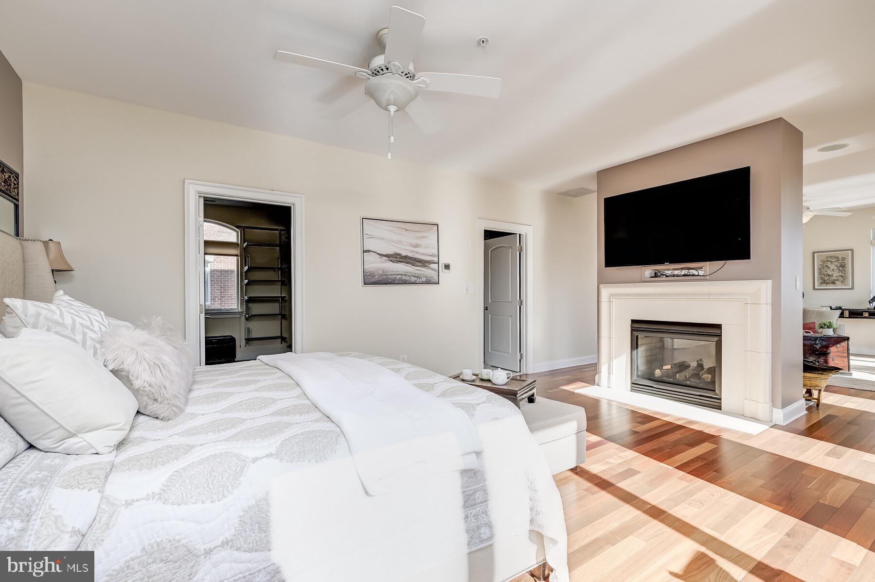 PIER HOMES AT HARBORVIEW - Residential Lease