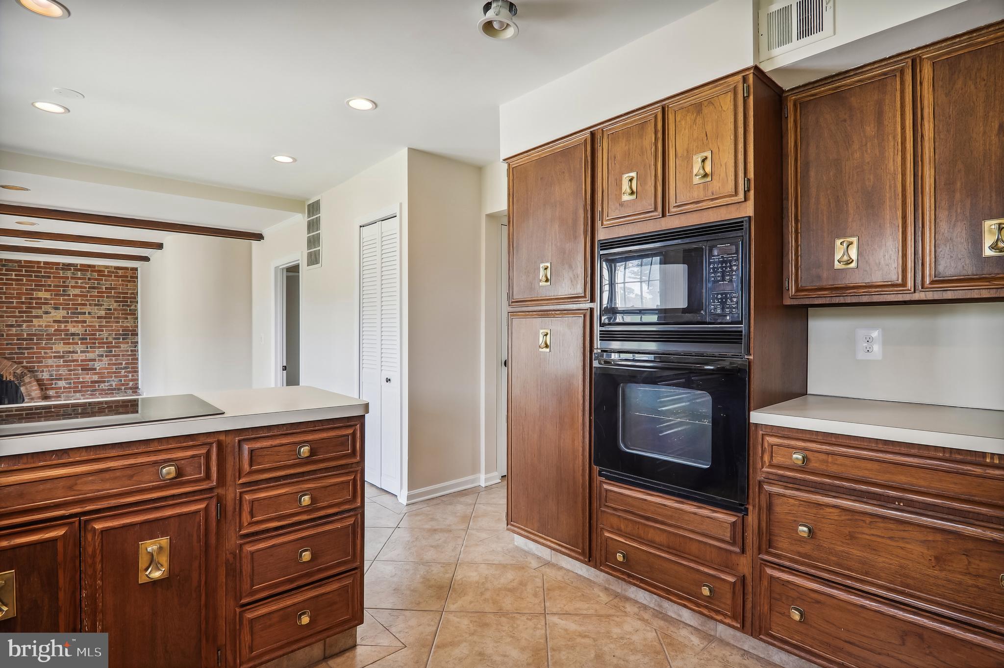 REGENCY ESTATES - Residential