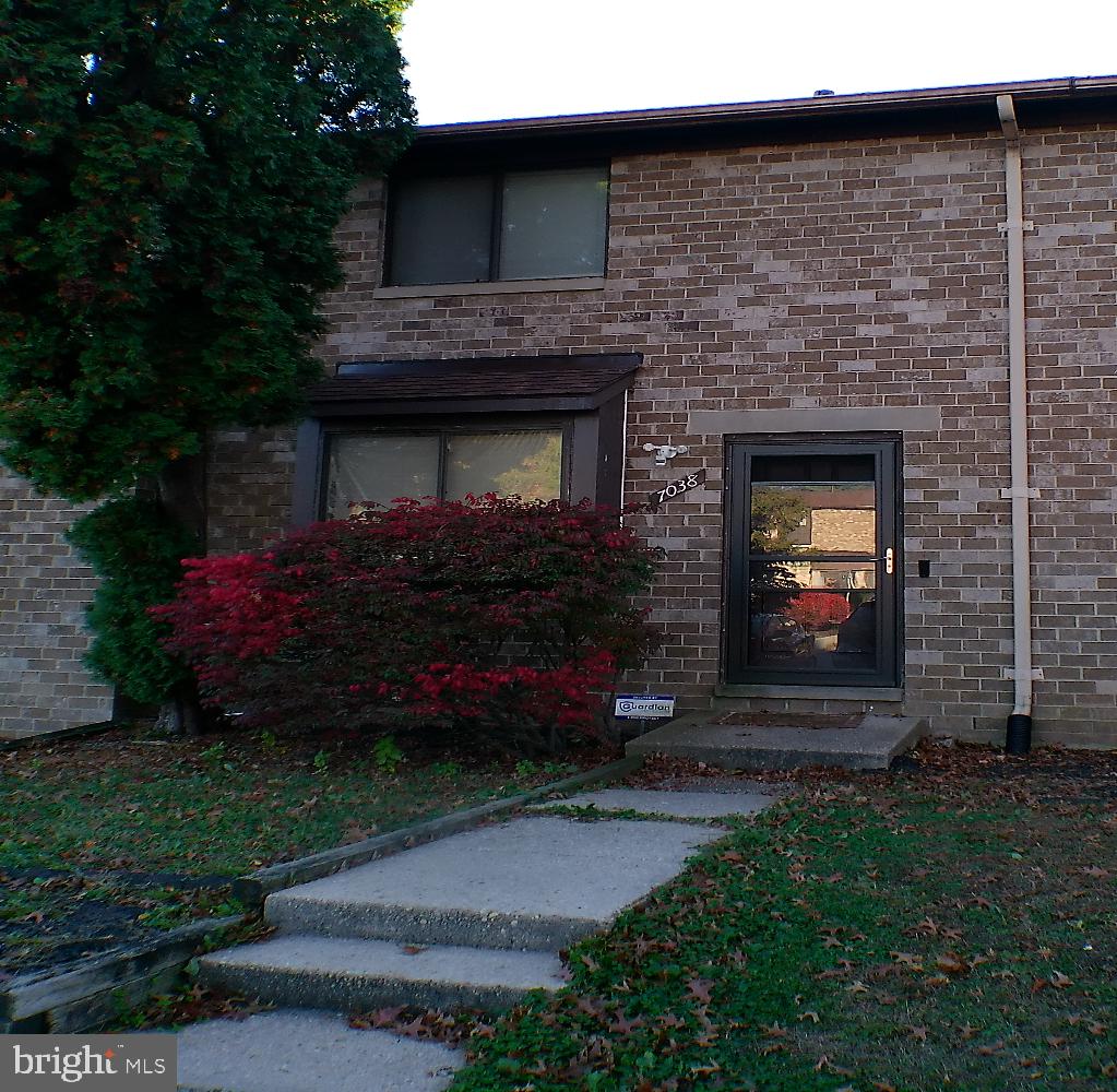 7038 KNIGHTHOOD LANE