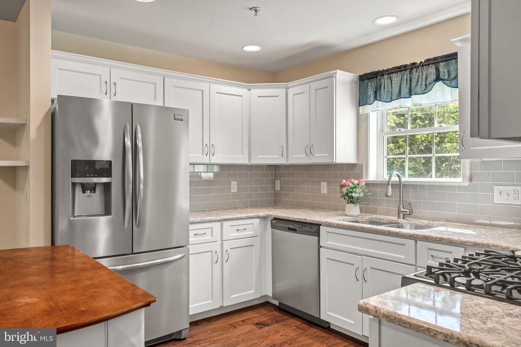 Photo of 124 CASCADE CT, MOUNTVILLE, PA 17554 (MLS # PALA2035208)