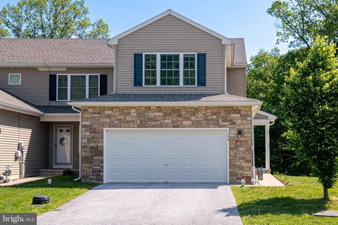 Photo of 124 CASCADE CT, MOUNTVILLE, PA 17554 (MLS # PALA2035208)