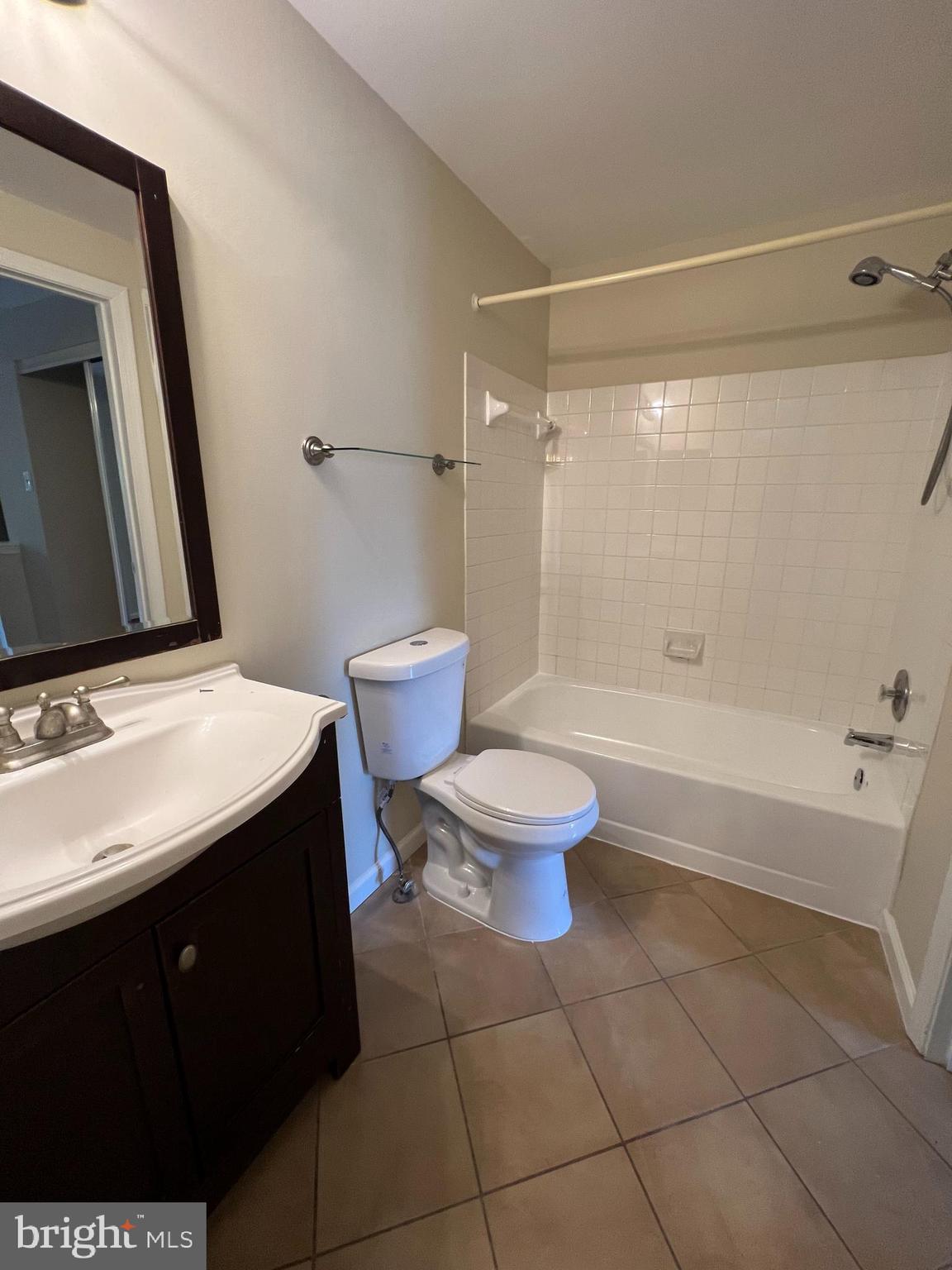 LONGMEAD - Residential Lease