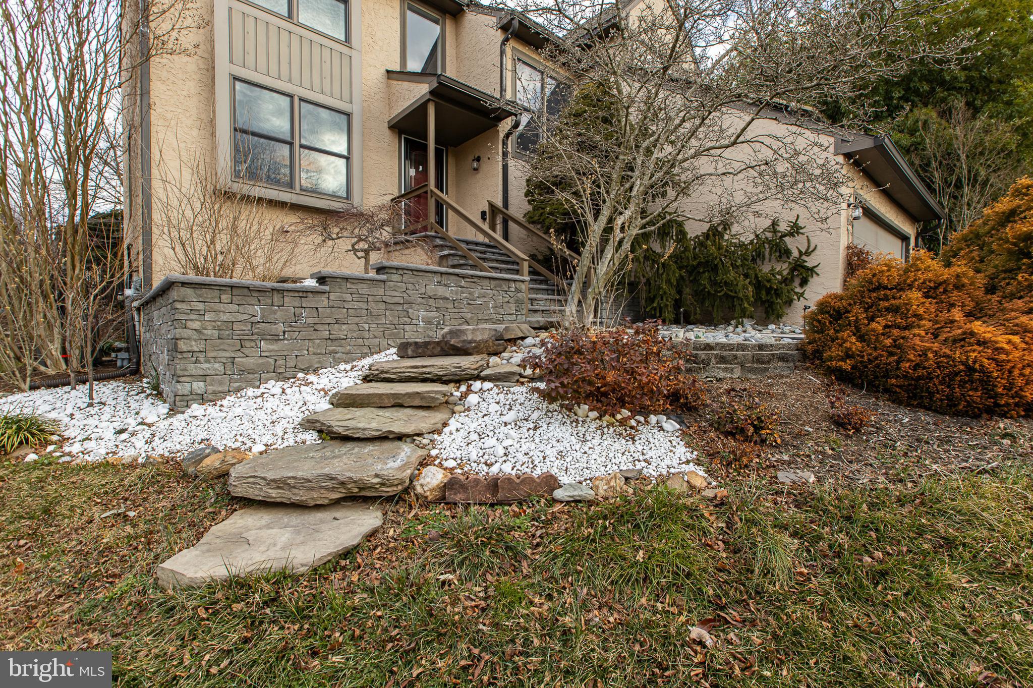 114 W CARDIFF COURT W