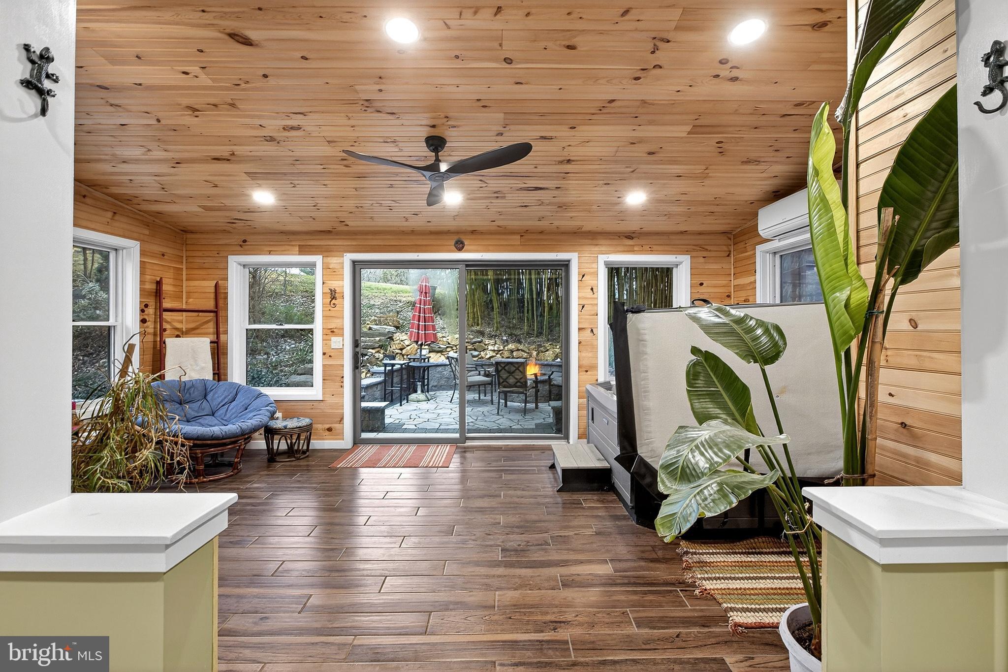 MEADOWDALE - Residential