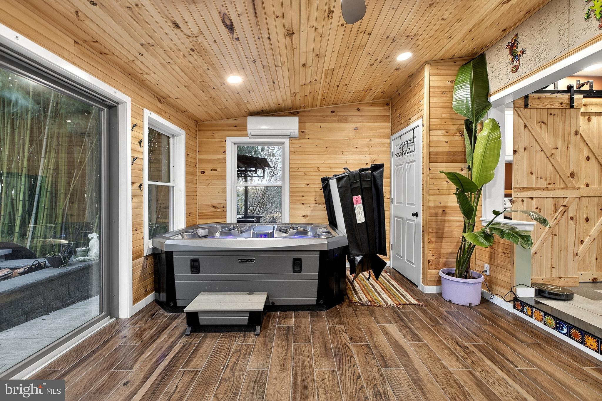 MEADOWDALE - Residential